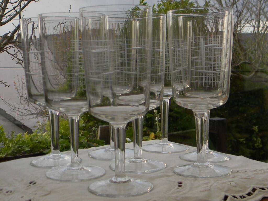Lot de 8 verres à eau en verres années 1950.