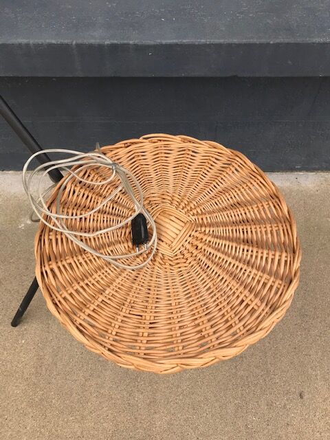 Rattan lamppost