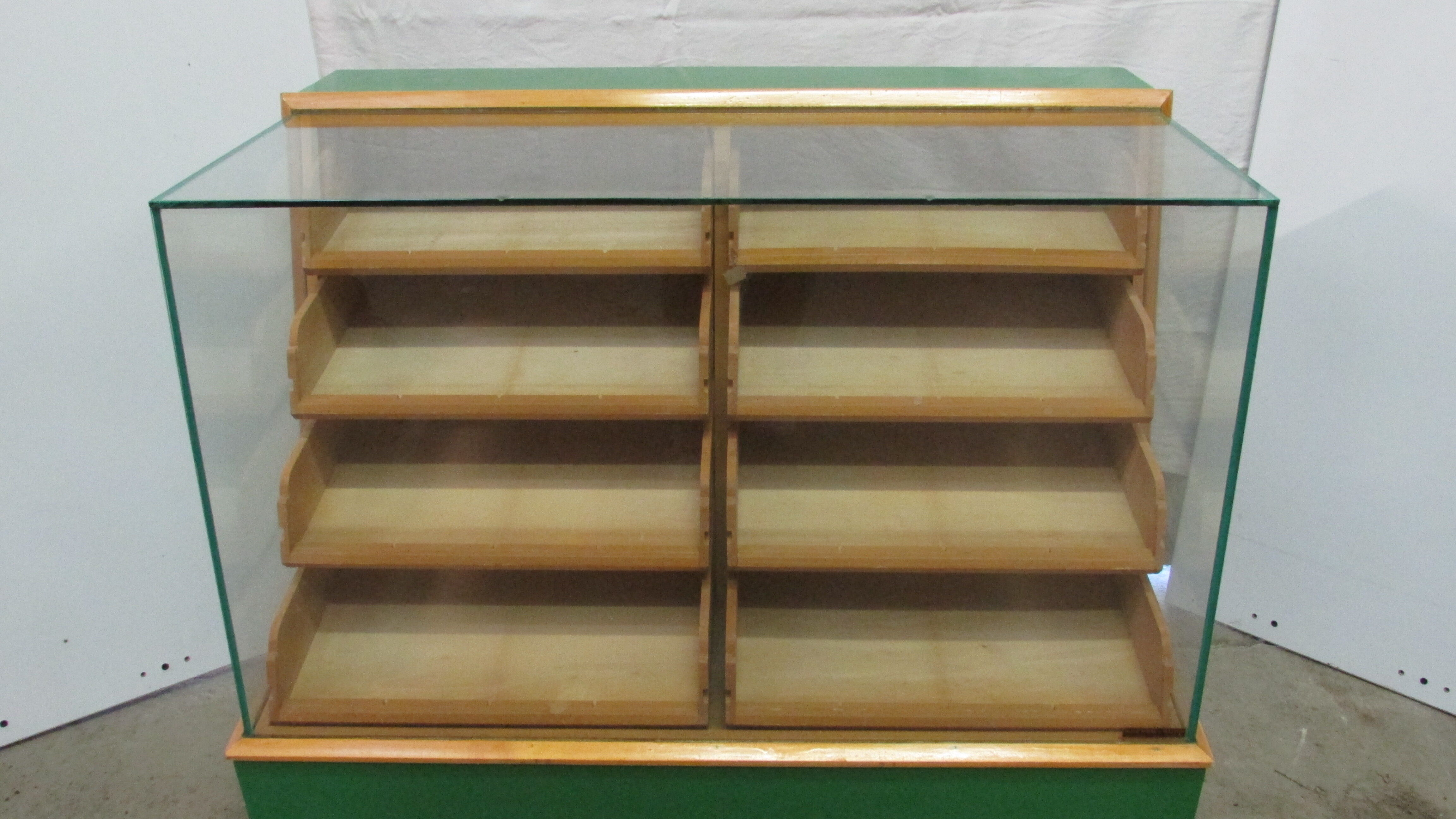 Lot de 2 comptoirs de mercerie
