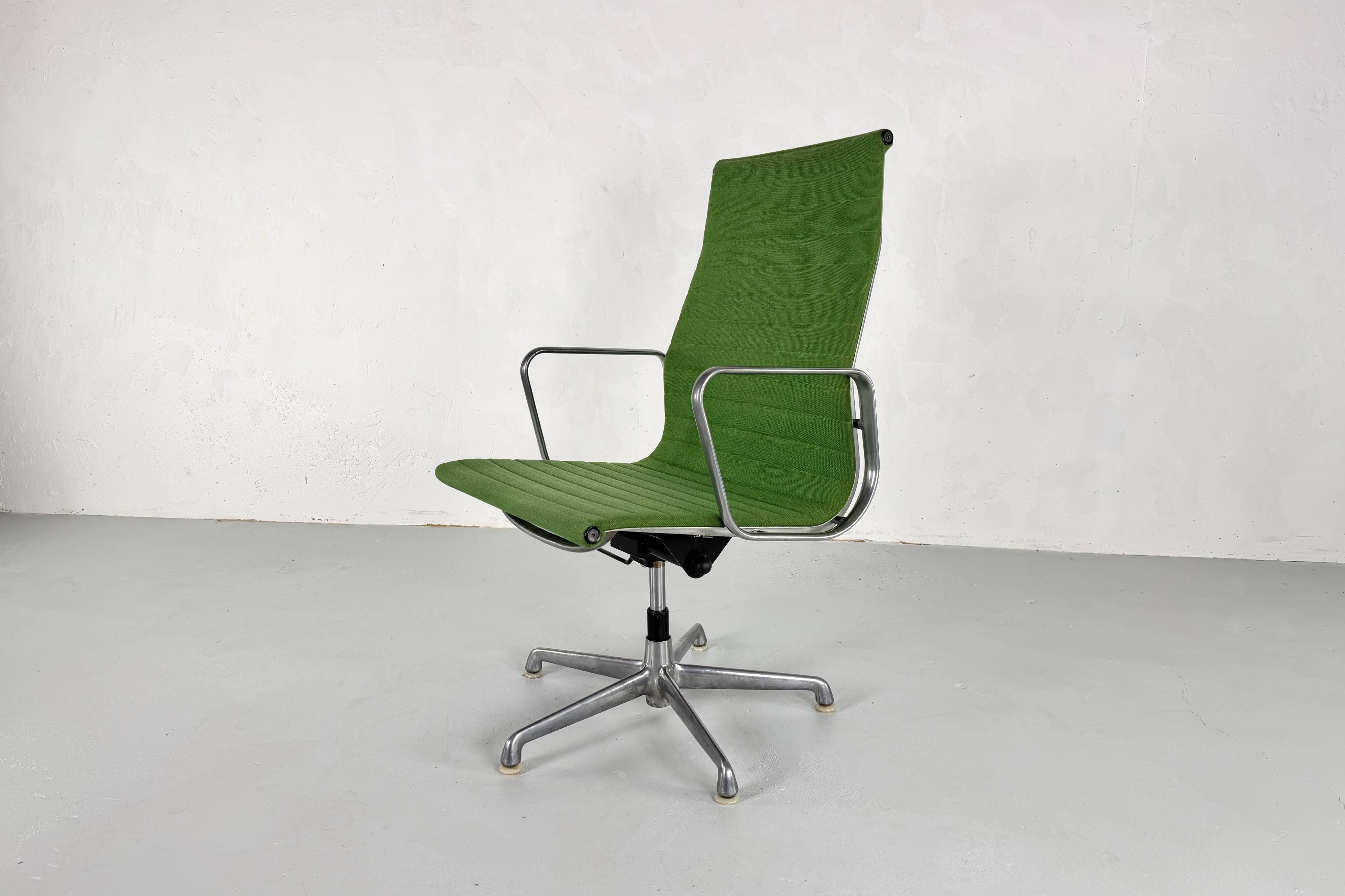 Office chair by Charles and Ray Eames for ICF - 1960s