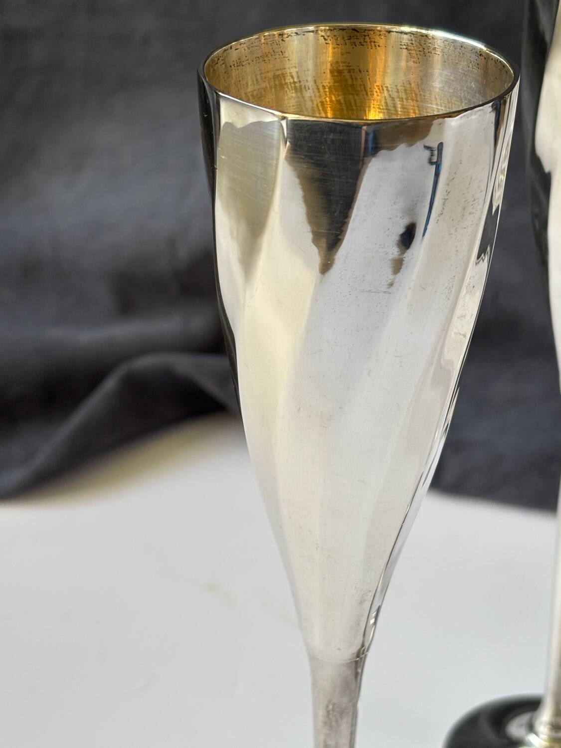 Flûtes à champagne art déco en métal argenté
