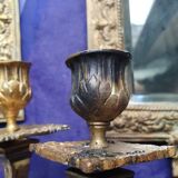 Paire d'appliques anciennes à miroir et bougeoir, en bronze doré,  électrifiées époque Napoléon