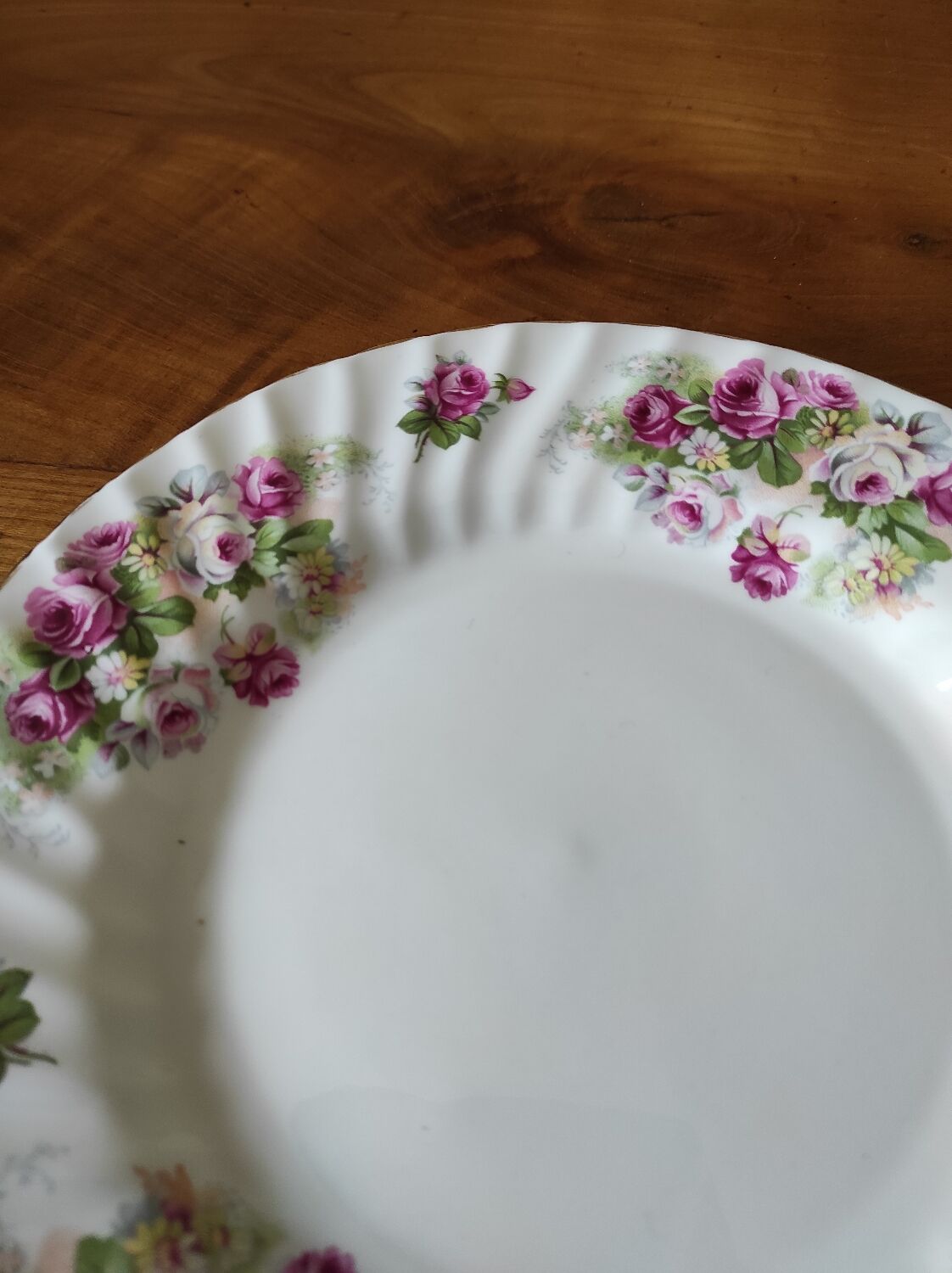 Crownford Giftware Corp Plate