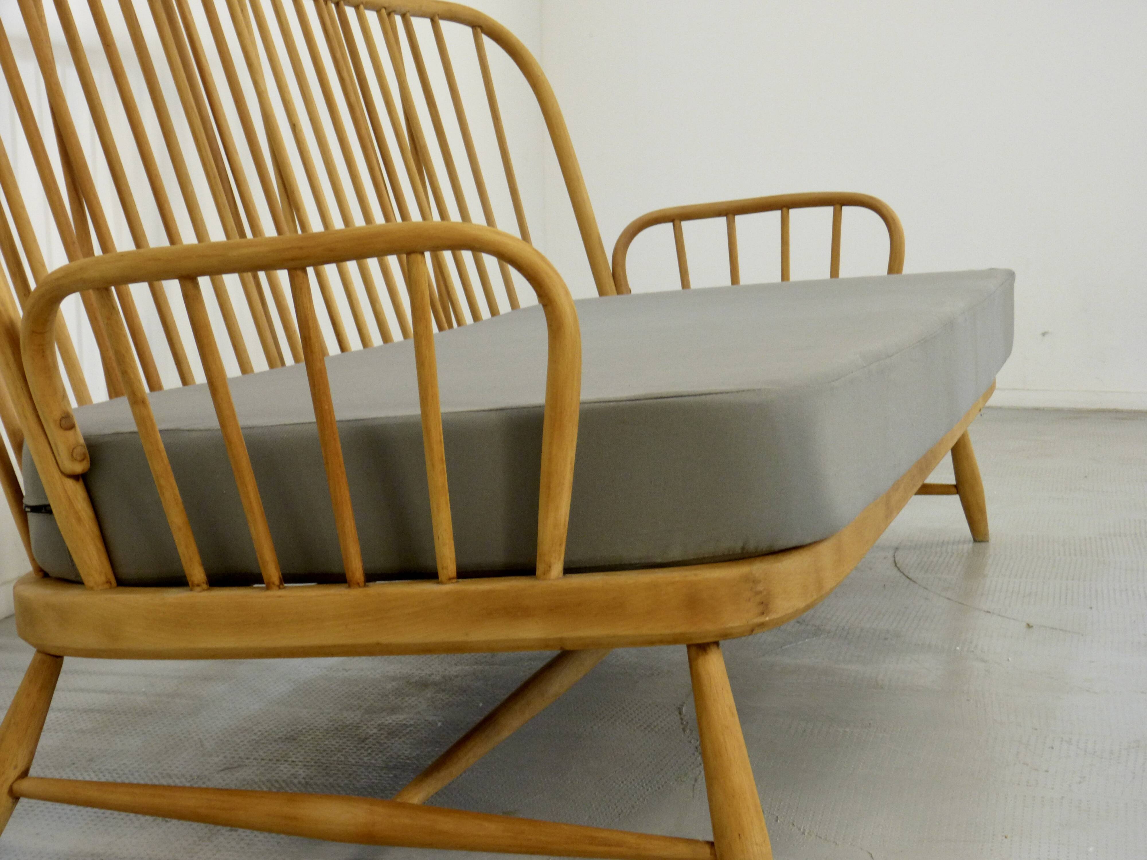 Mid-Century Modern Windsor Three-Seater Sofa by Lucian Ercolani for Ercol