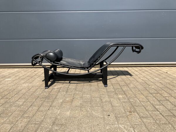 Originele Cassina Le Corbusier Lc4 Black on Black, Bijna als nieuw!
