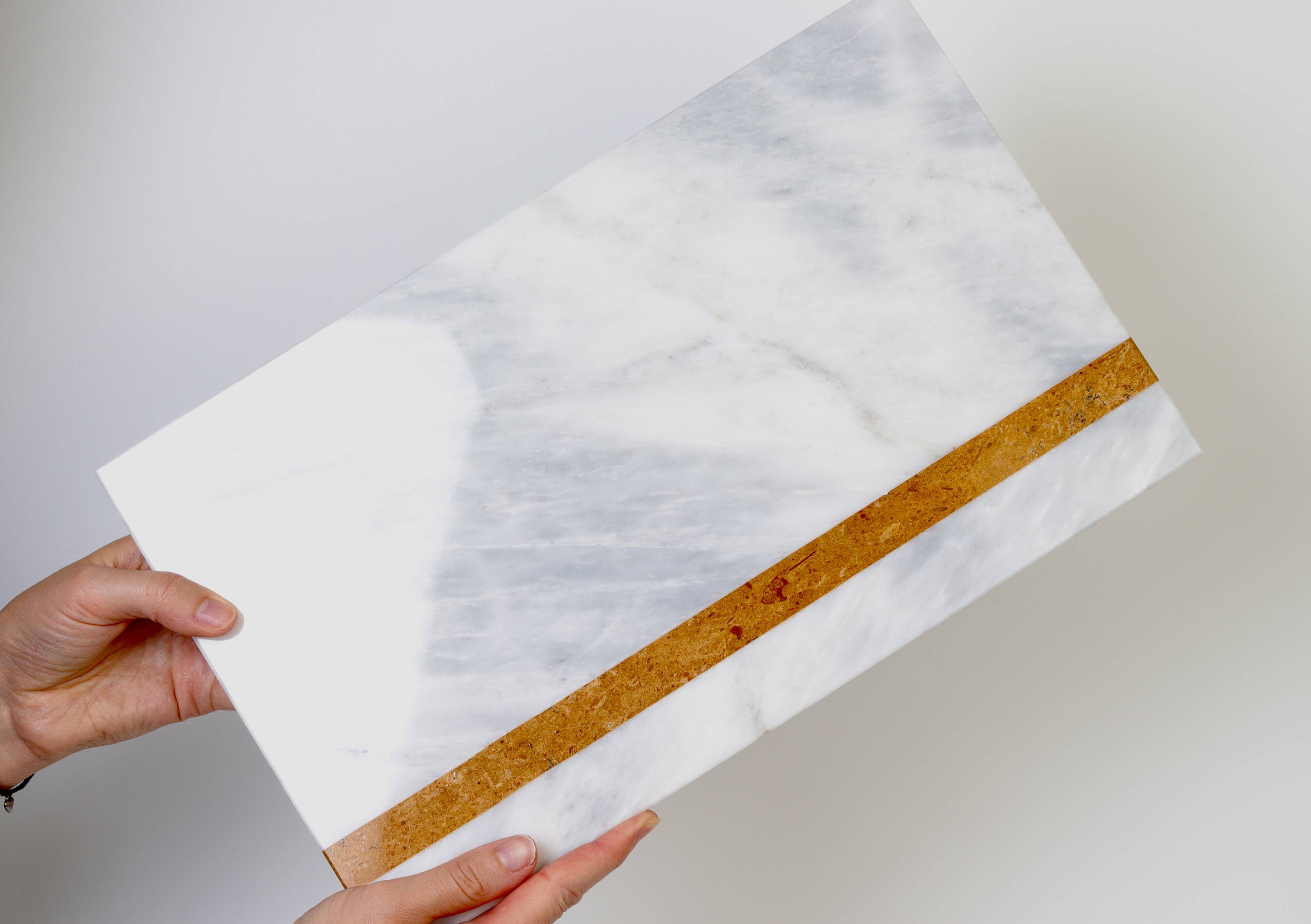 Salvatore – Rectangular serving tray in natural white marble