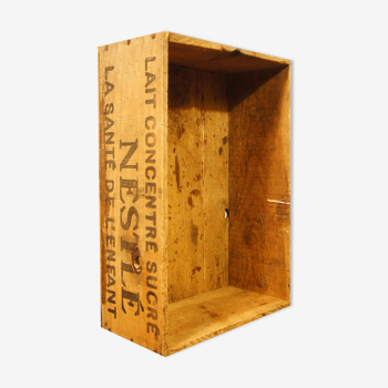 Old wooden case Nestlé 1950