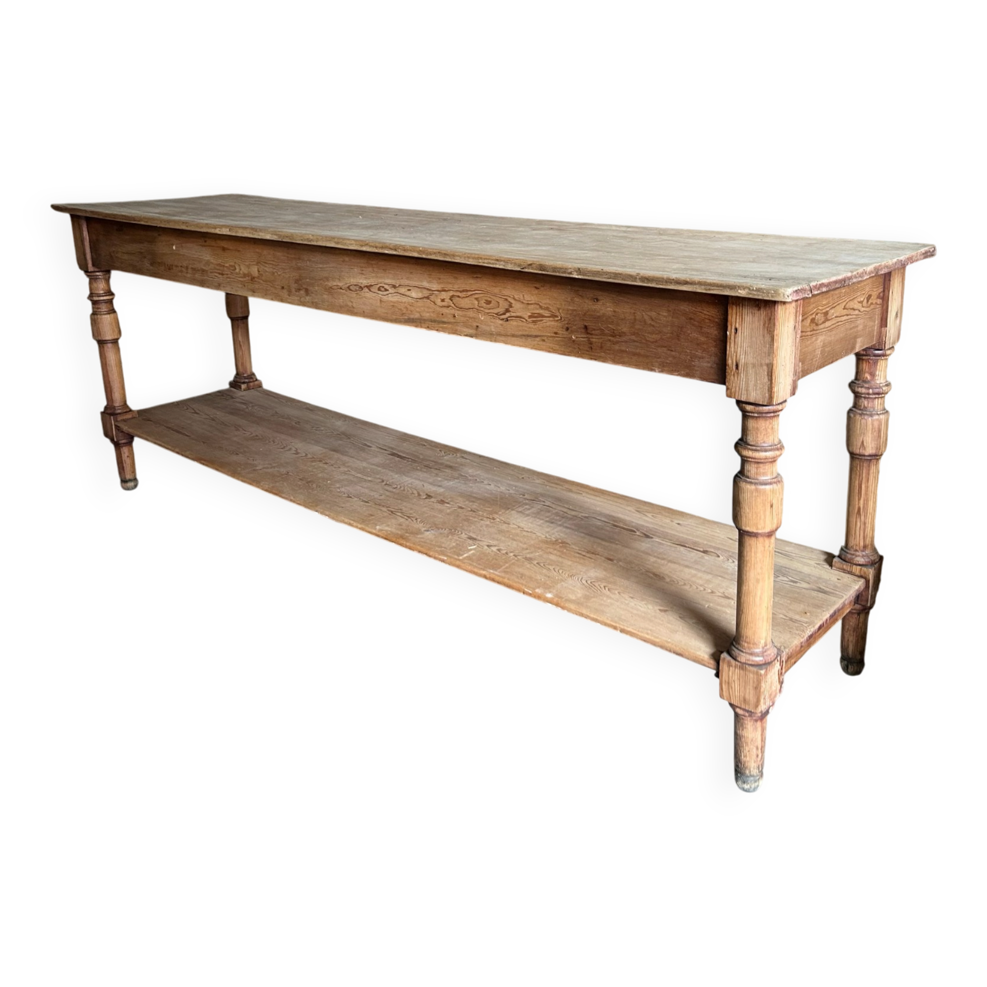 Old cloth merchant's table