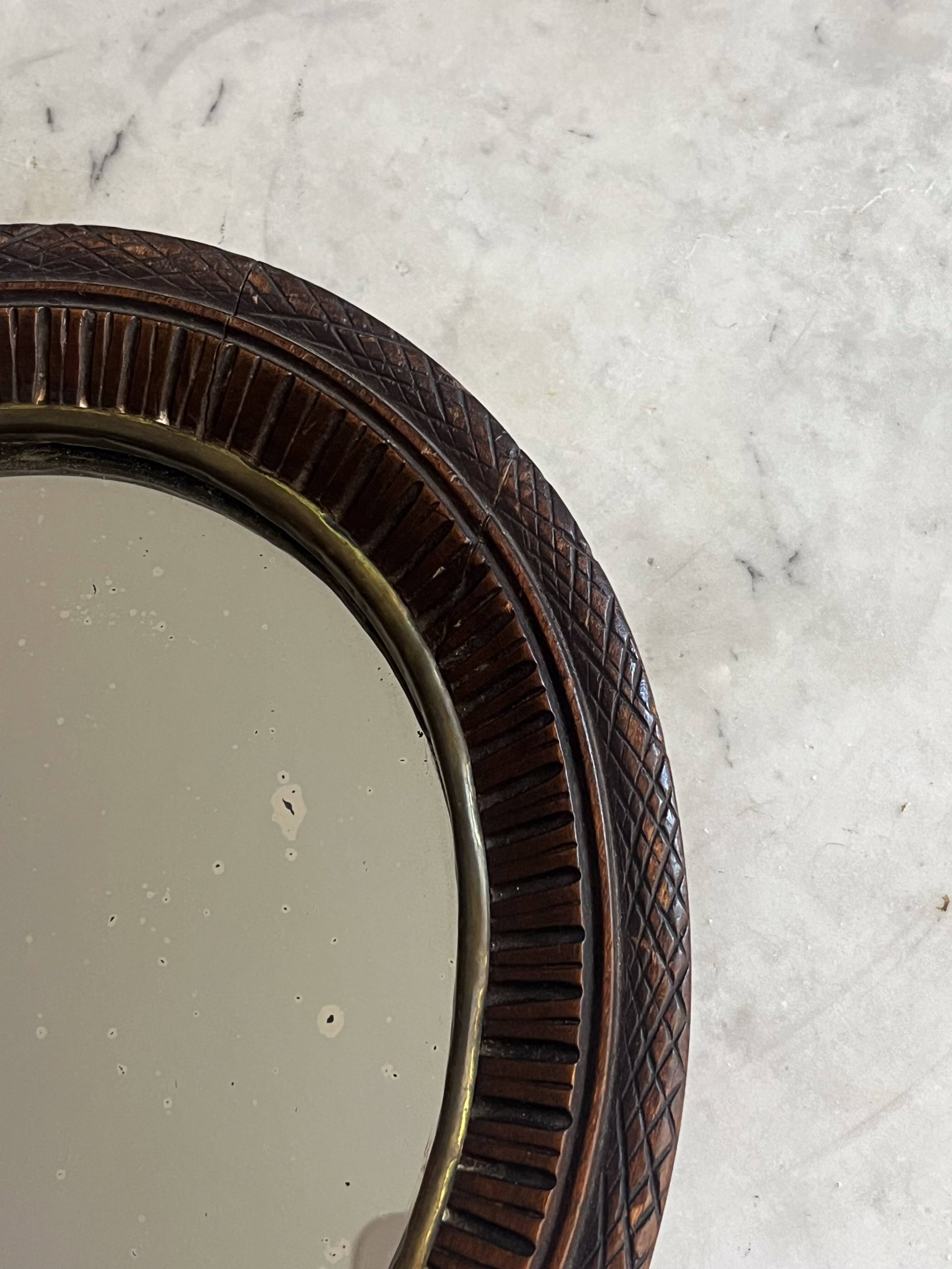 Petit miroir en bois