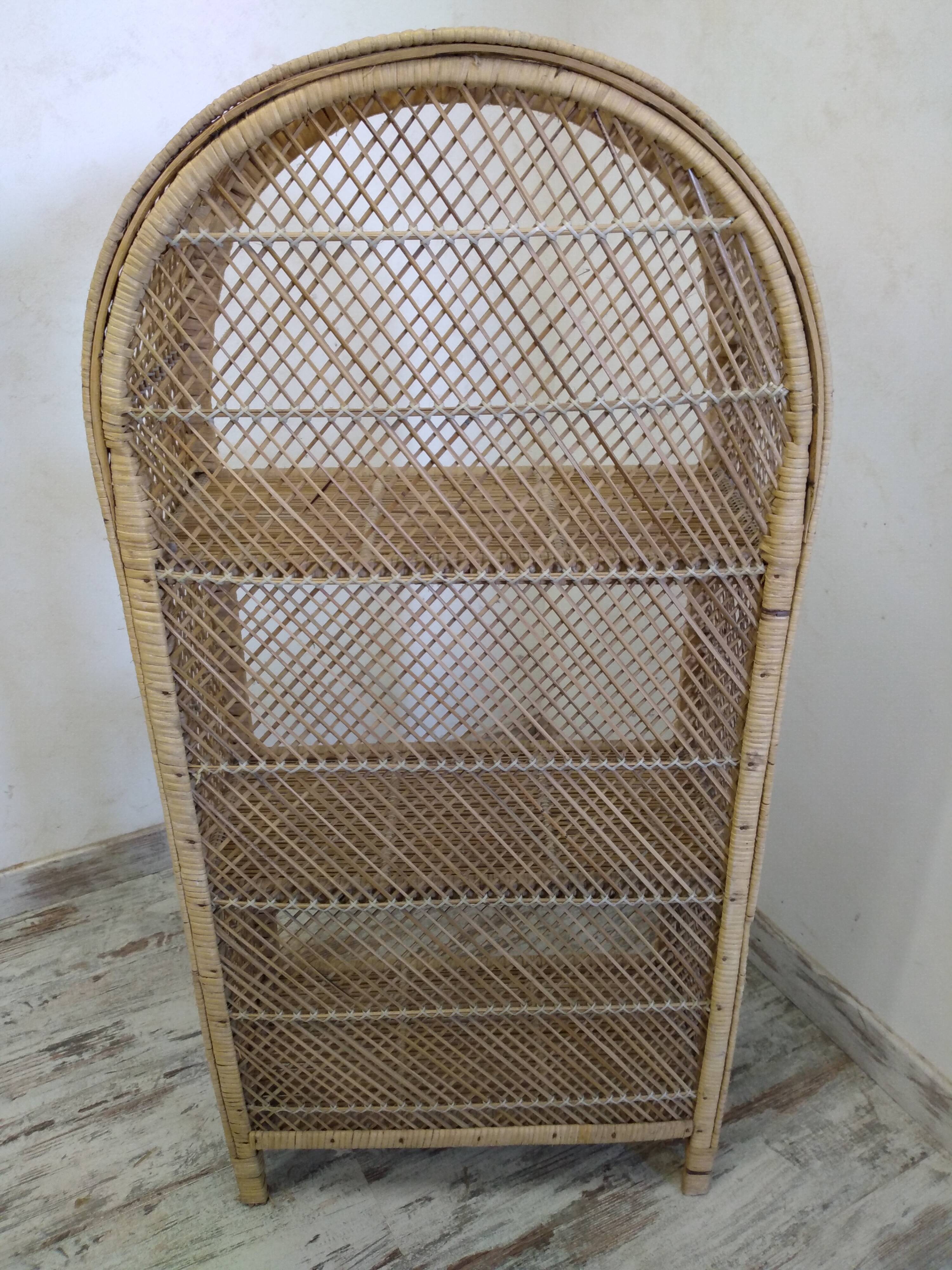 Étagère en osier vintage