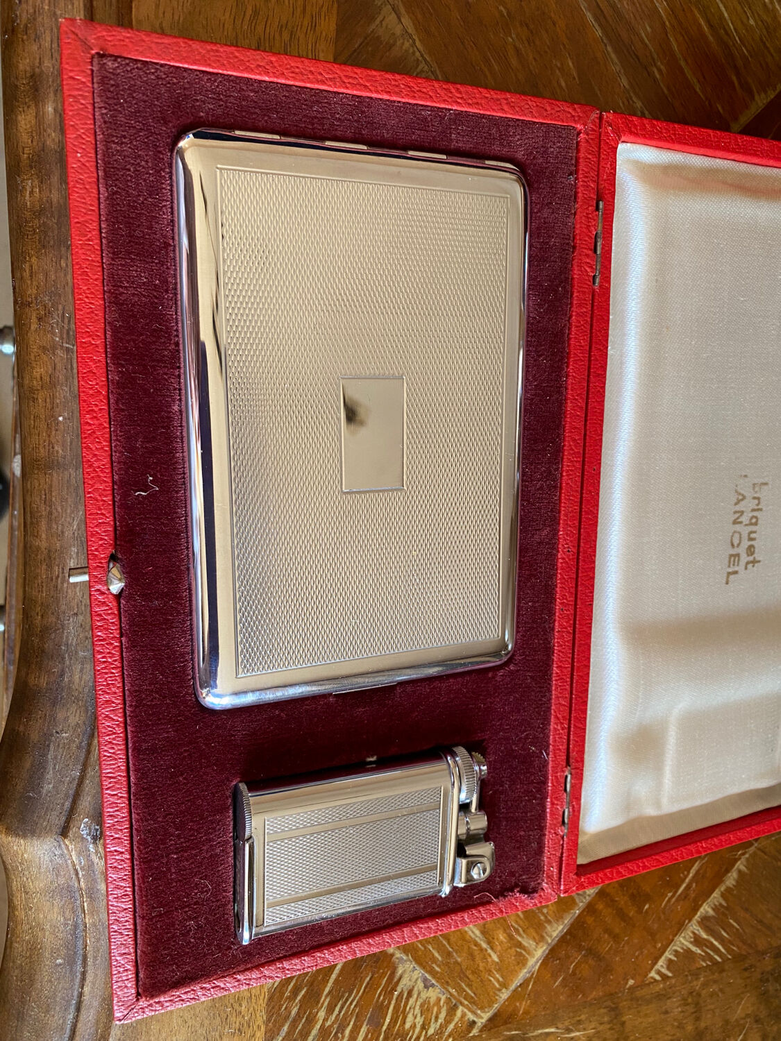 Coffret Lancel étui à cigarette et briquet essence