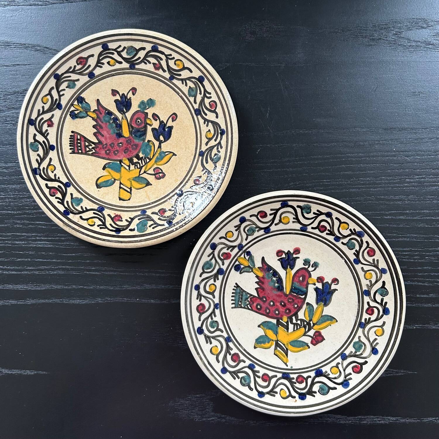 Pair of bird decorated dishes
