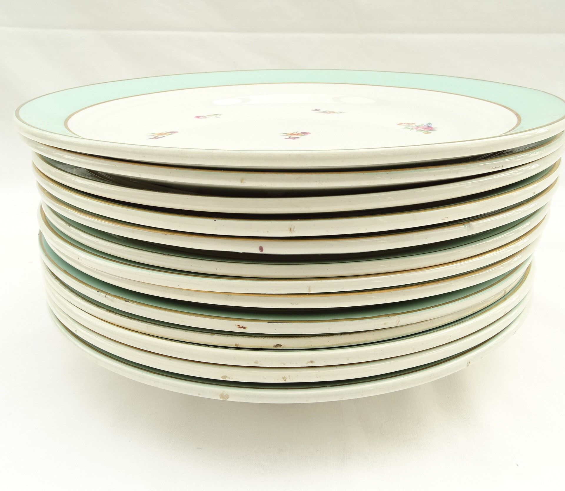 Lot of plates and semi-porcelain dish