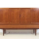 Henning Kjaernulf high sideboard