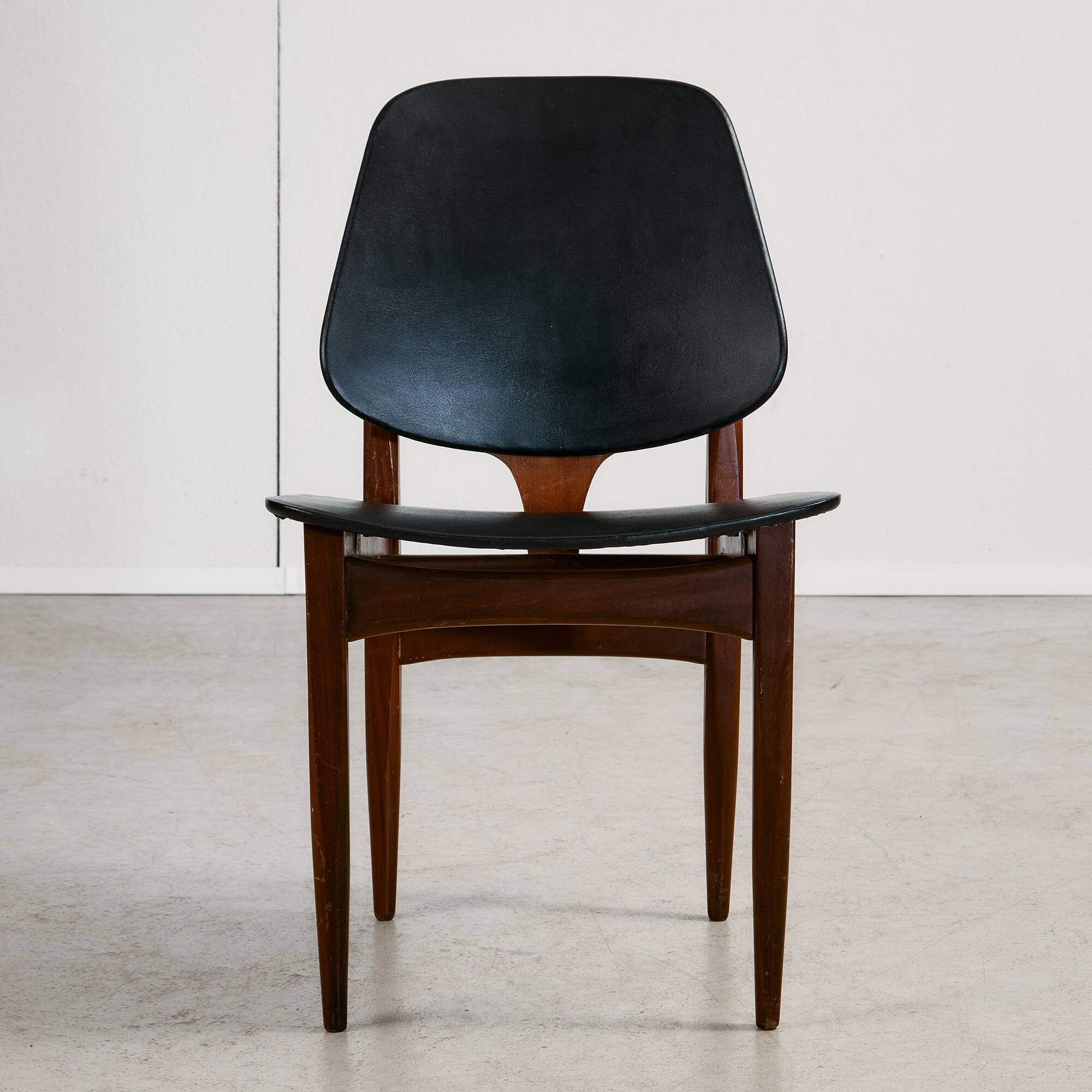 Midcentury Modern Chair by Elliots of Newbury in Black Leather and Teak, 1960s