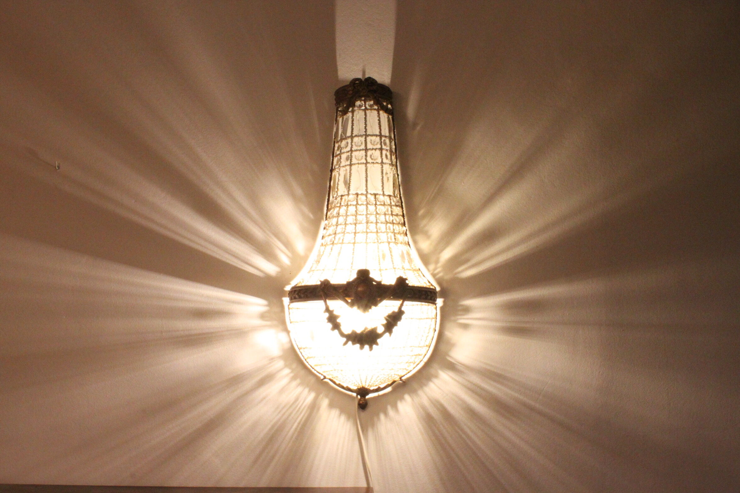 Sac a perles montgolfière wall sconces, 1940