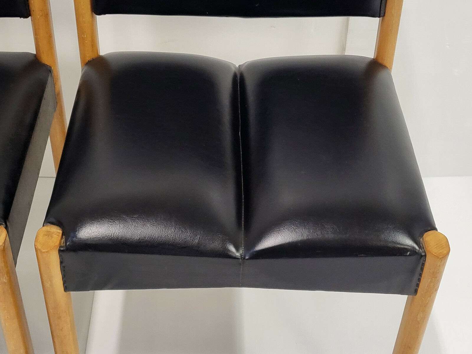 Pierre guariche: vintage 1970 chairs in black skai & beech 70s 19