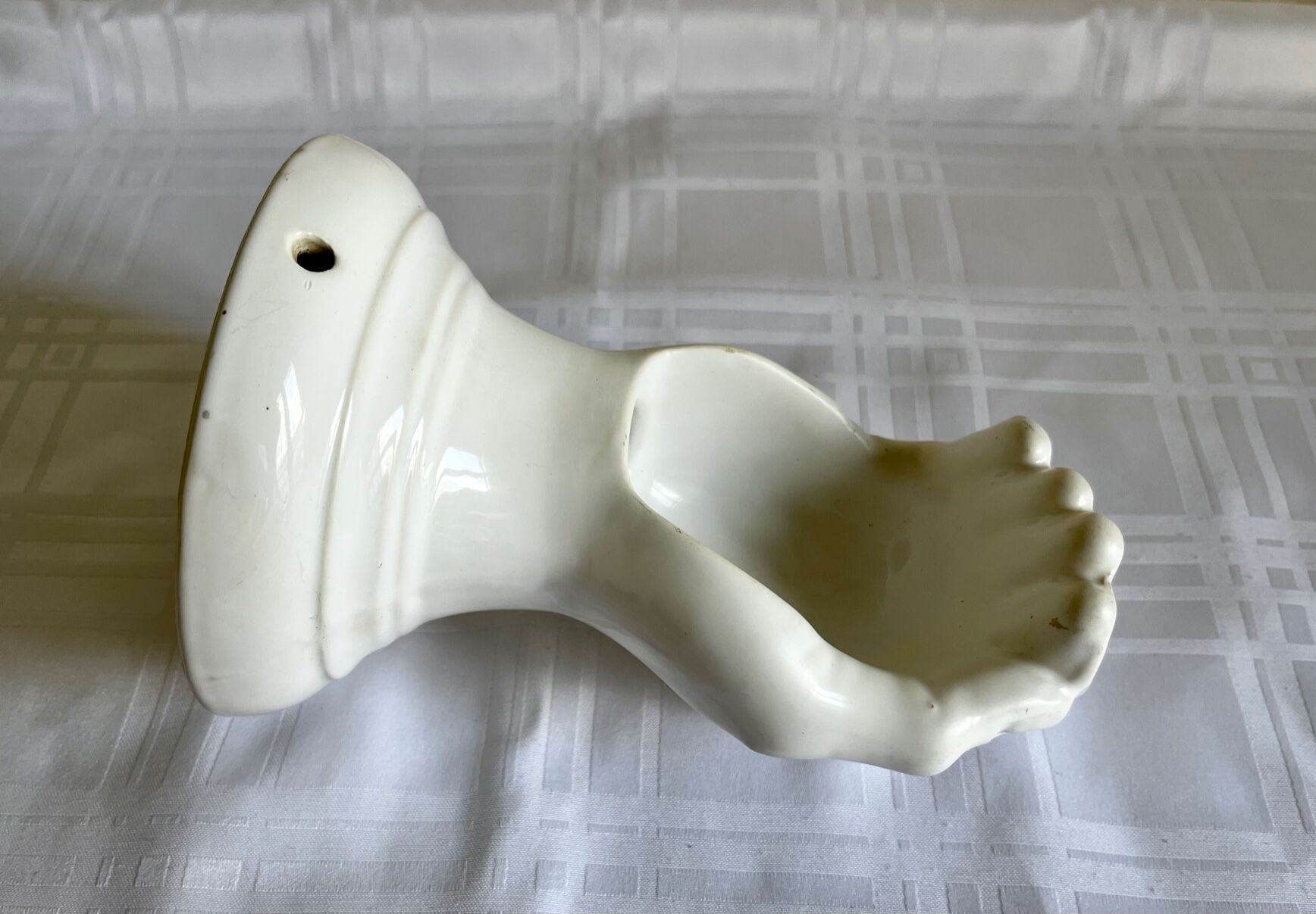 Ceramic hand soap dish