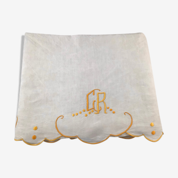 2-seater drap embroidered CR gold yellow scalloped edge