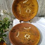 Two large dinner plates la roue vallauris