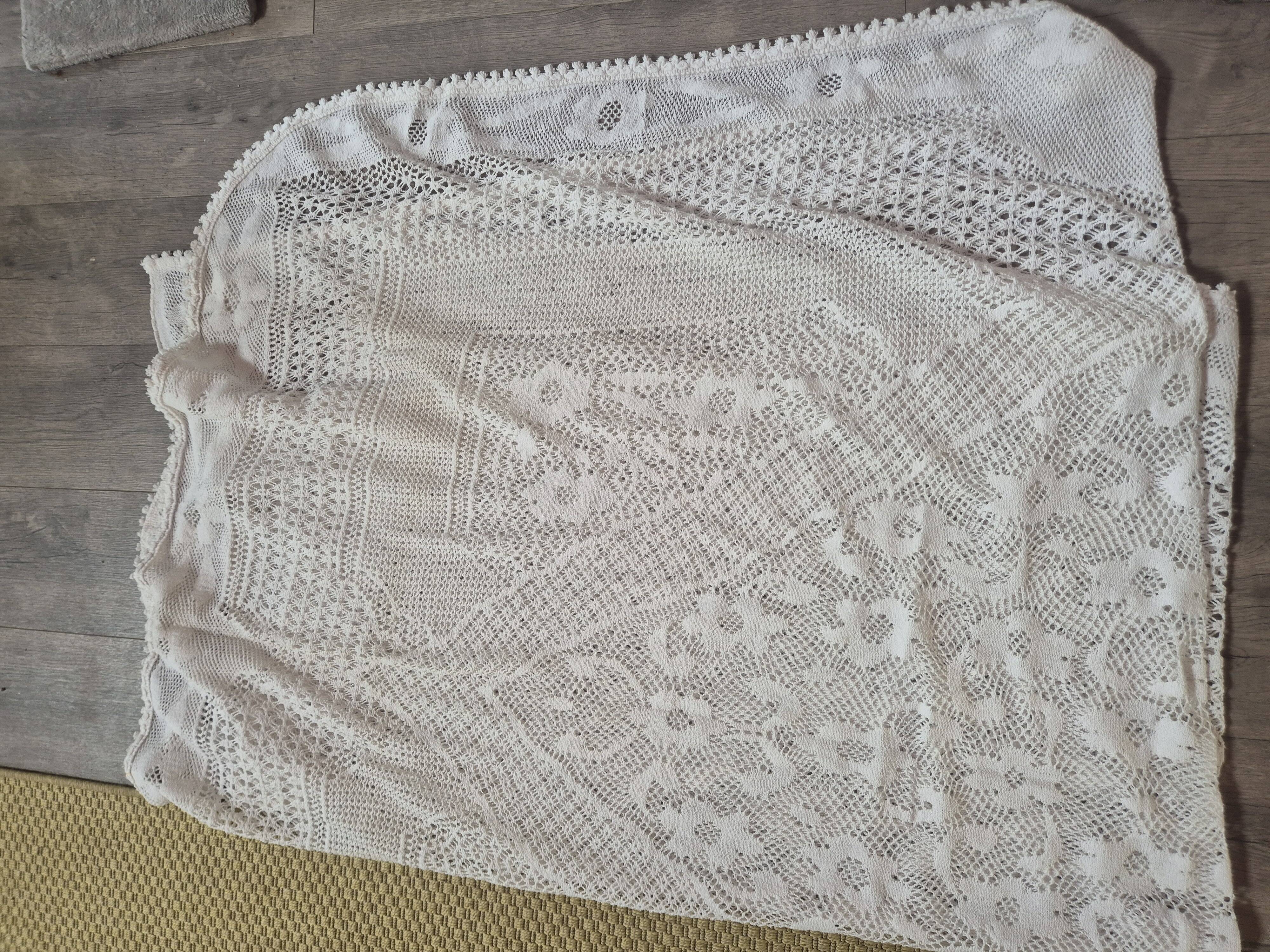 vintage white crochet bedspread with 2 rounded corners
