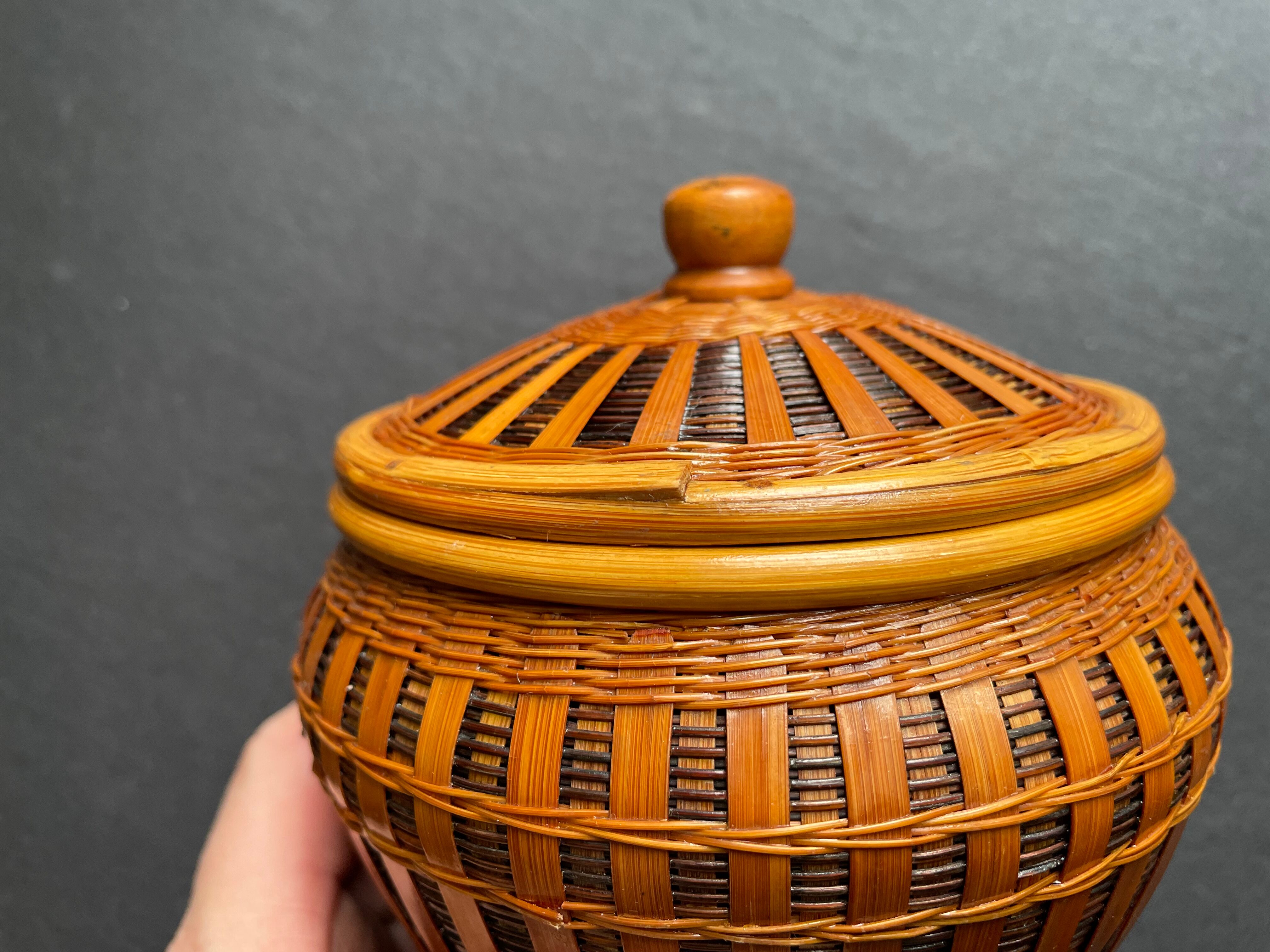 Pot with braided bamboo lid