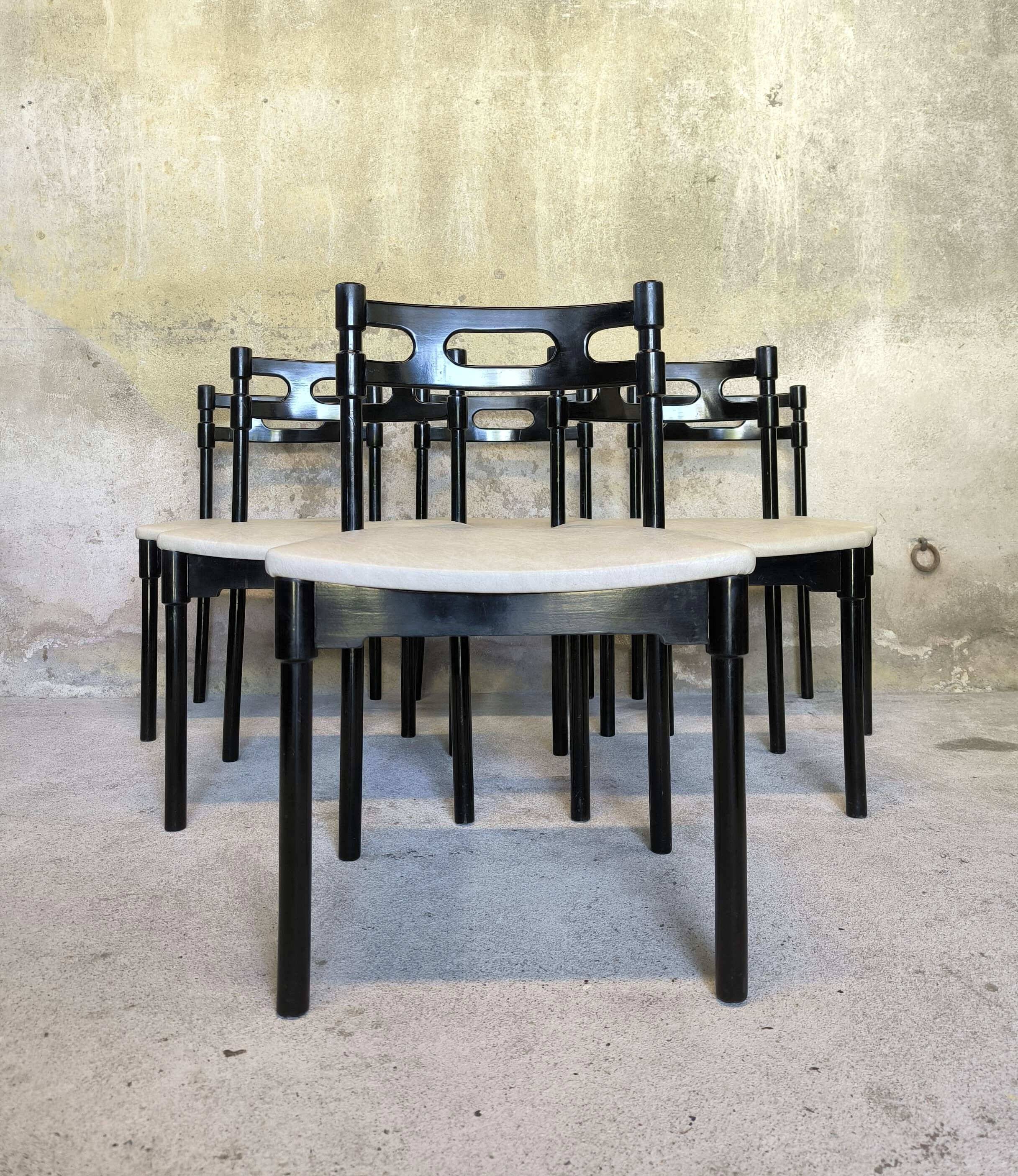 6 black lacquered wooden chairs