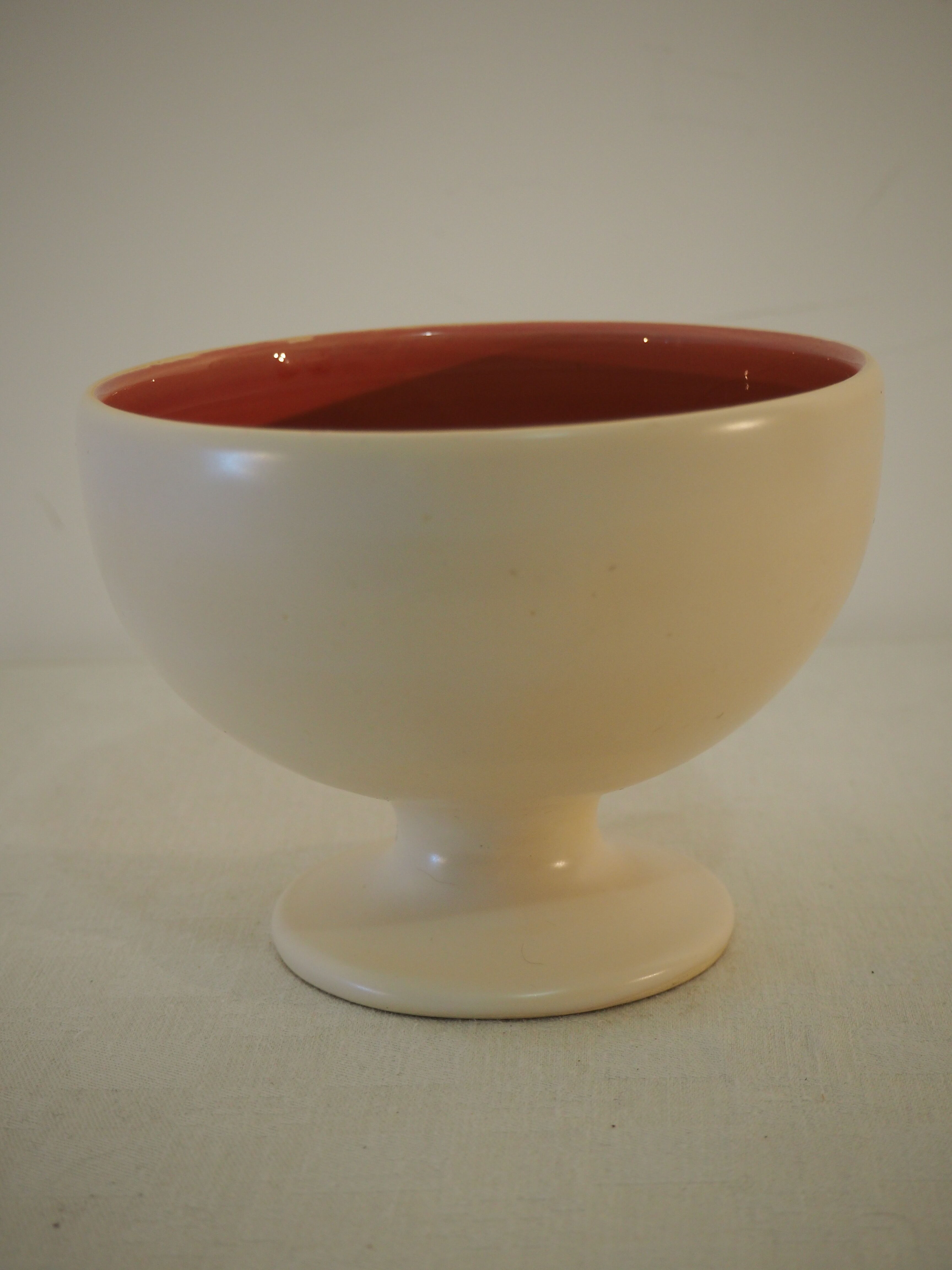 Ceramic cup 1950 white and pink