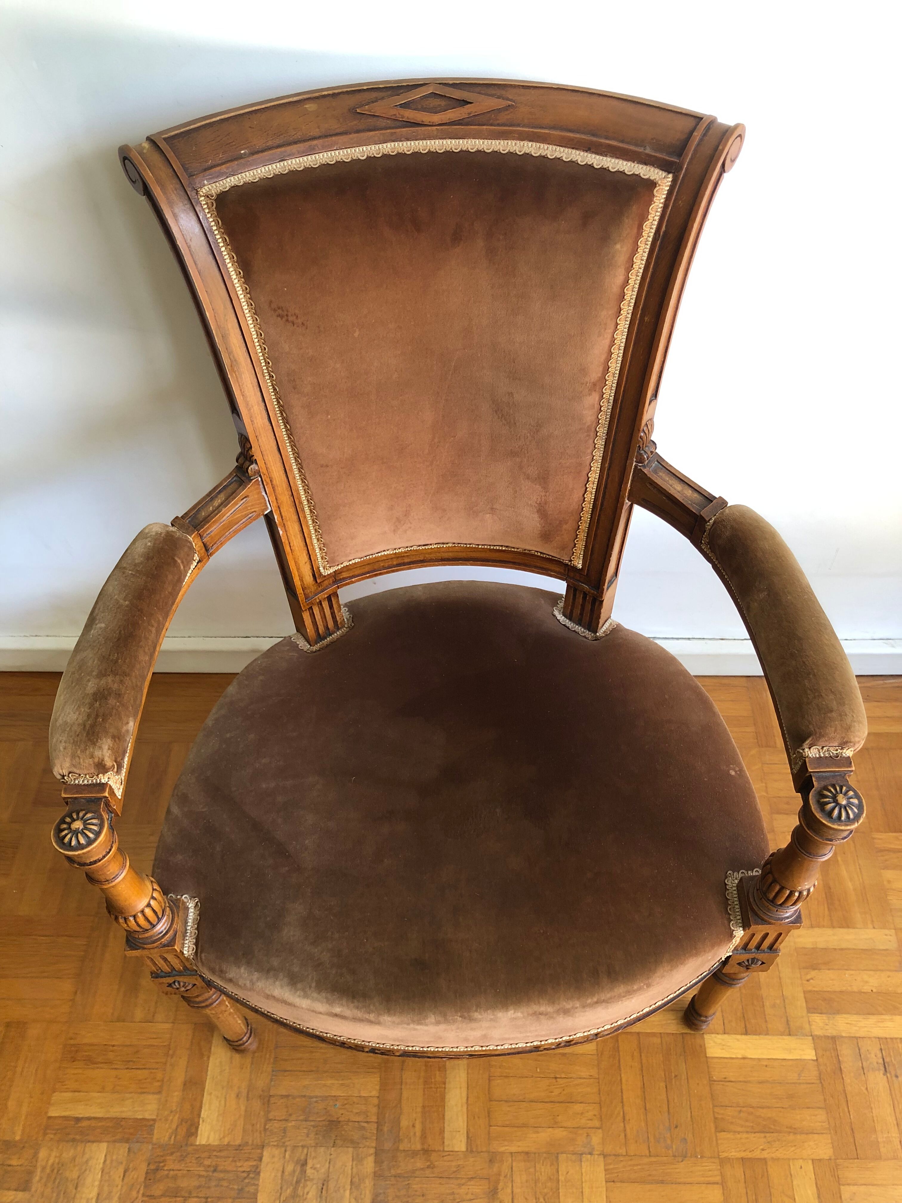 Fauteuil style directoire velours marron