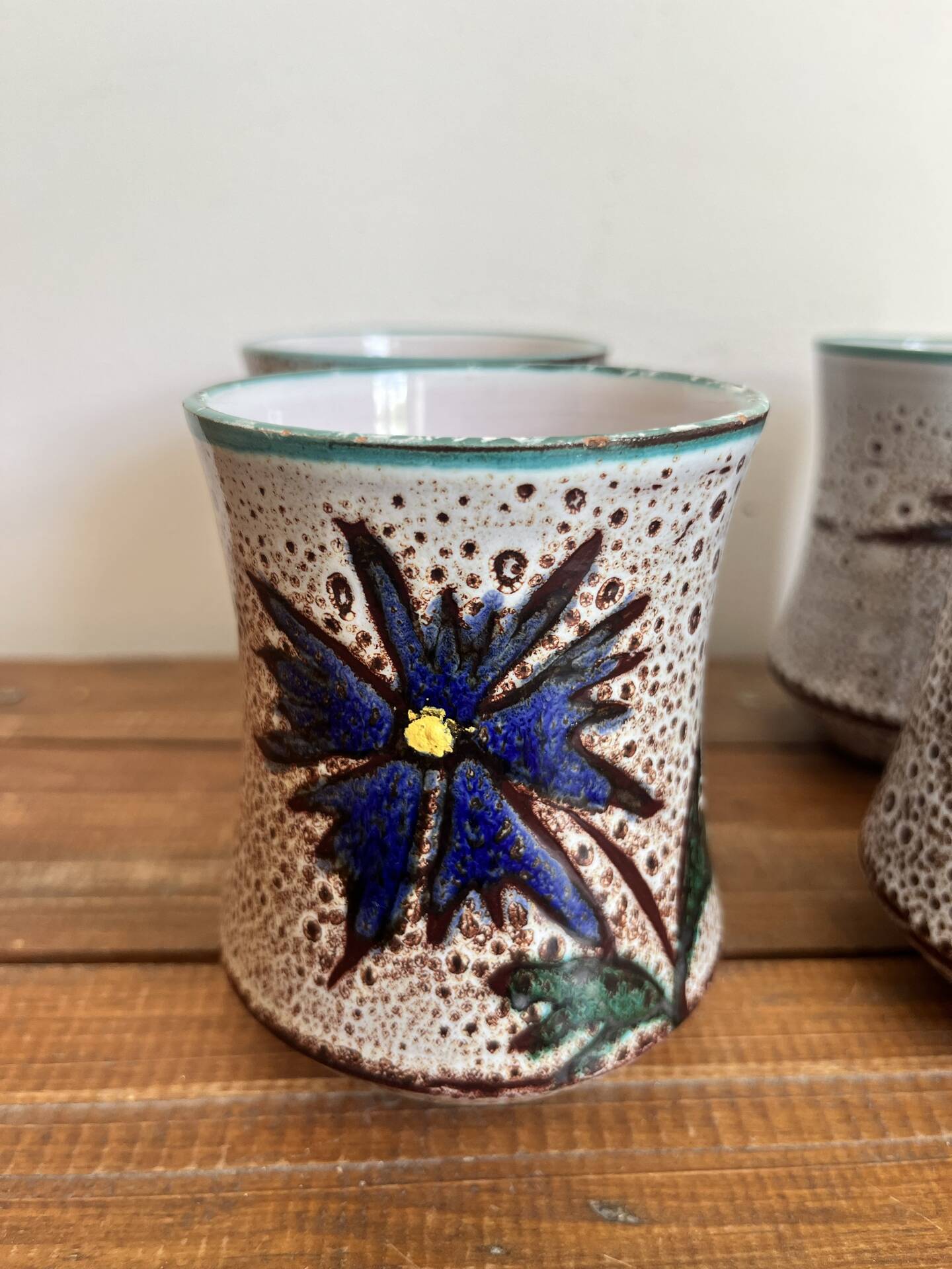 4 cups Vallauris