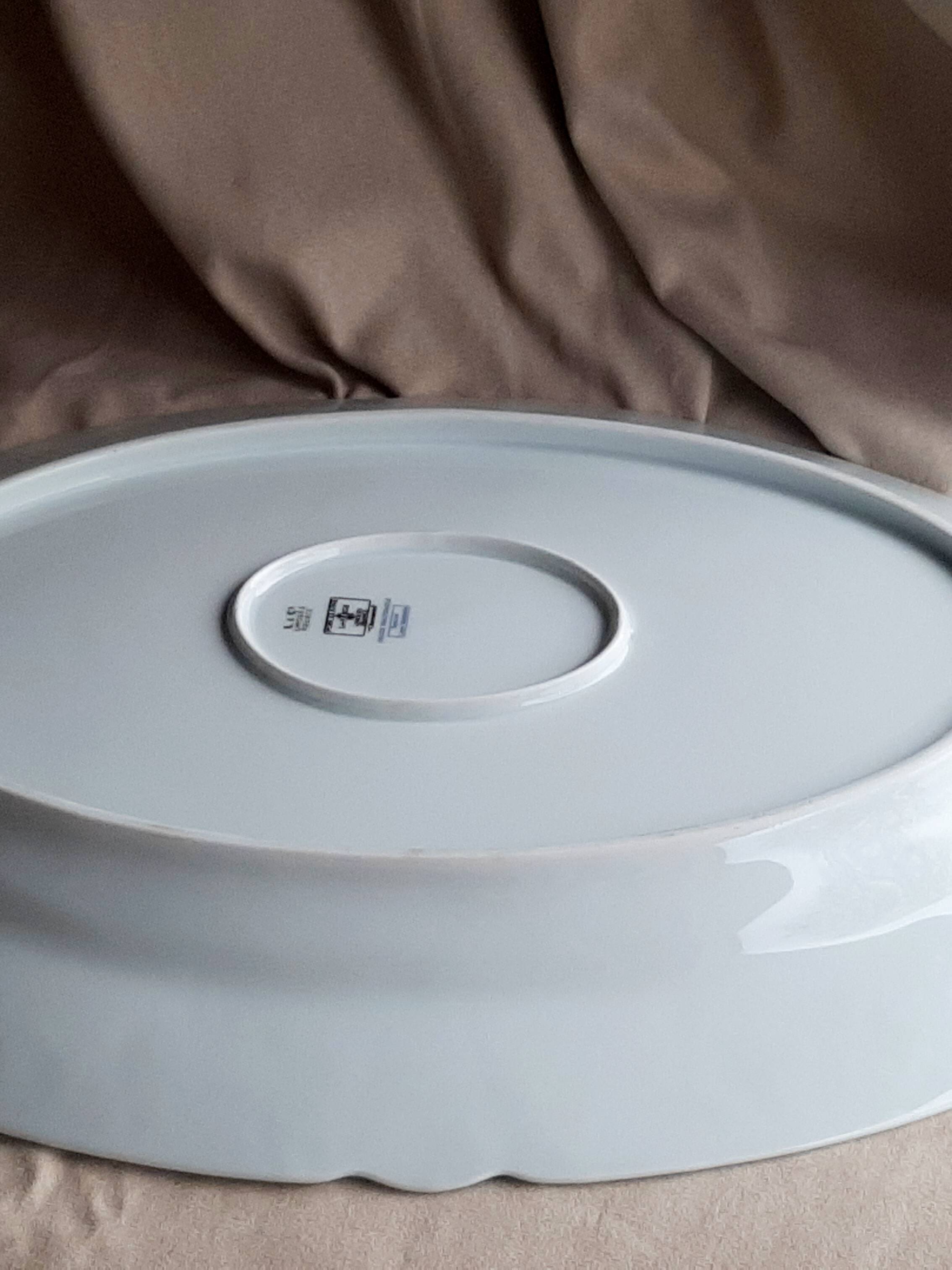 Large serving dish in Limoges porcelain