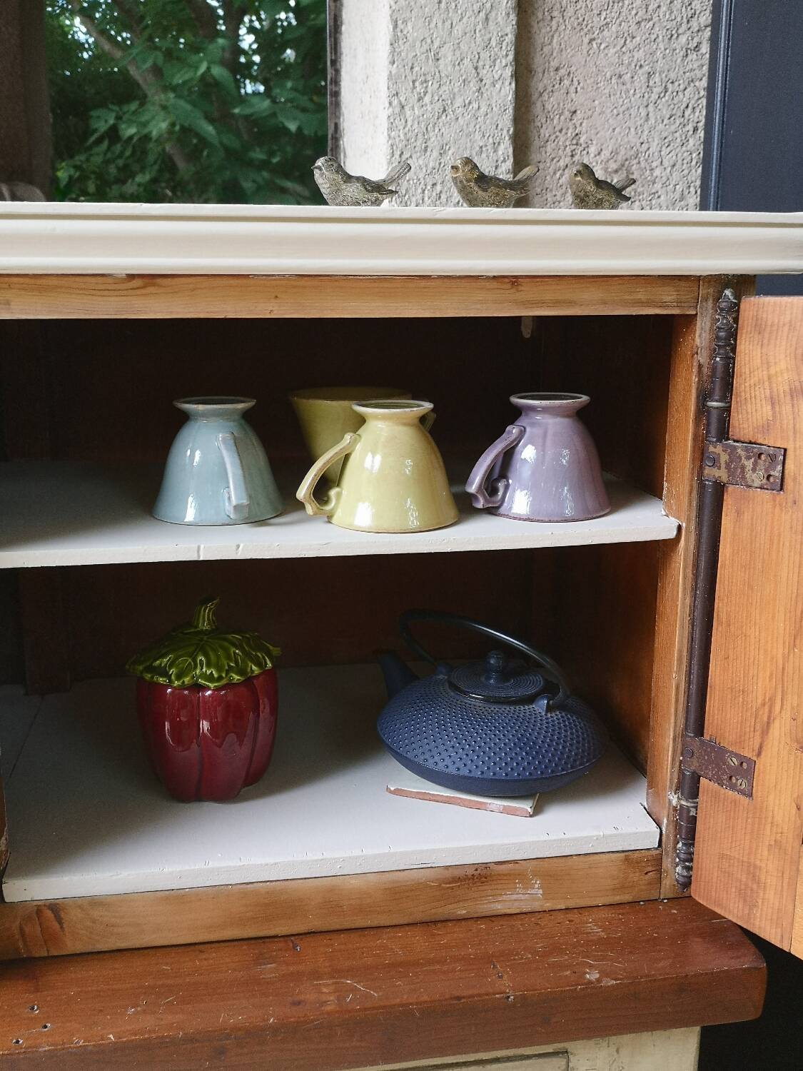 Hanging cupboard, wall mounted.