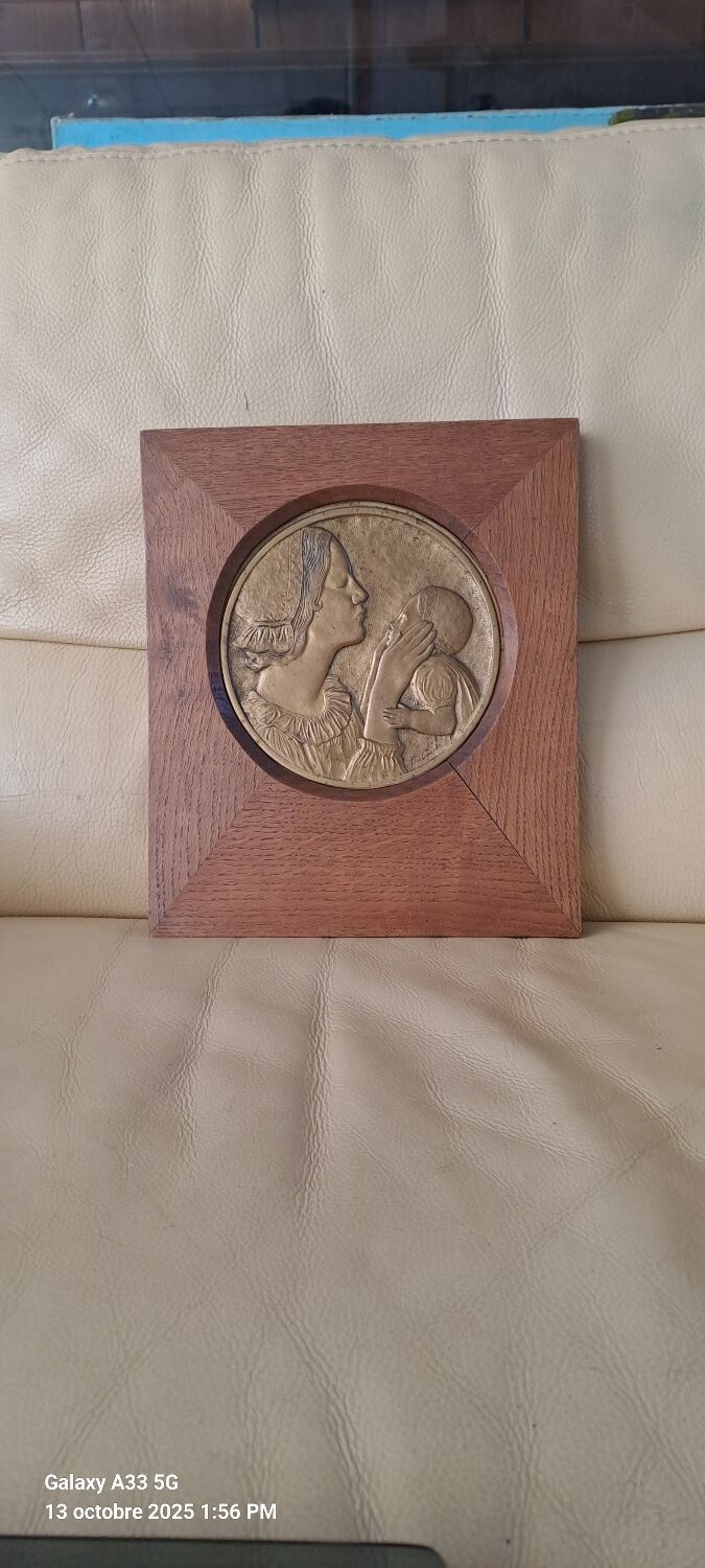 Art Deco bronze sculpture "Maternity" signed Thibault