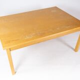 Coffee table in beech of danish design from the 1960s.