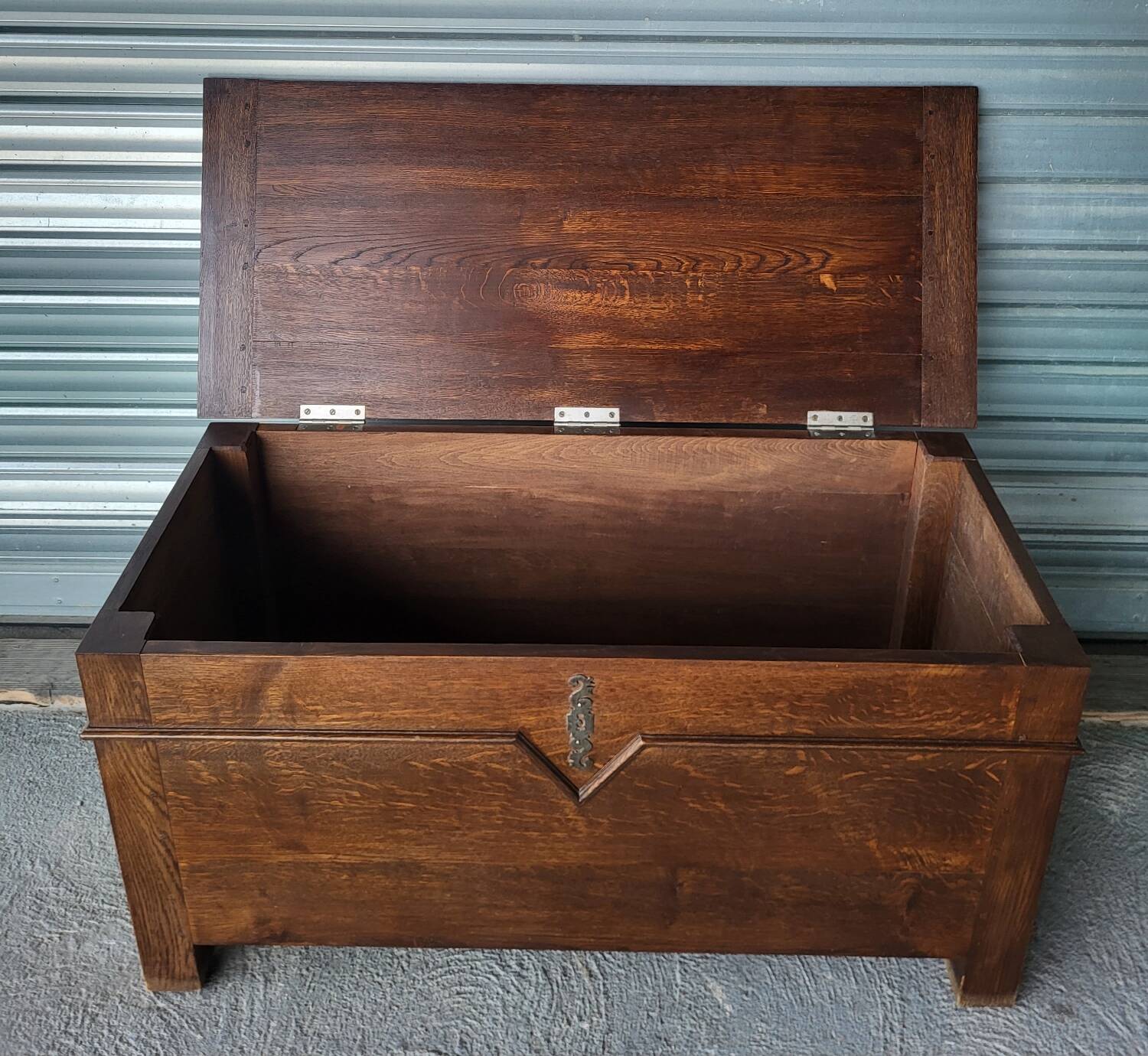 Wedding chest, wood, storage, in solid oak pegged