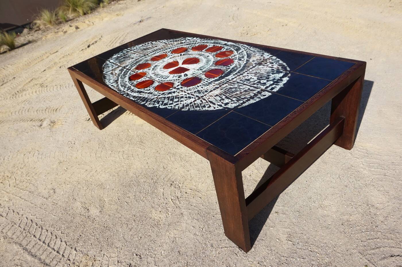 Table basse en céramique et wengé de style mid-century attribuée à Belarti Belgique 1970