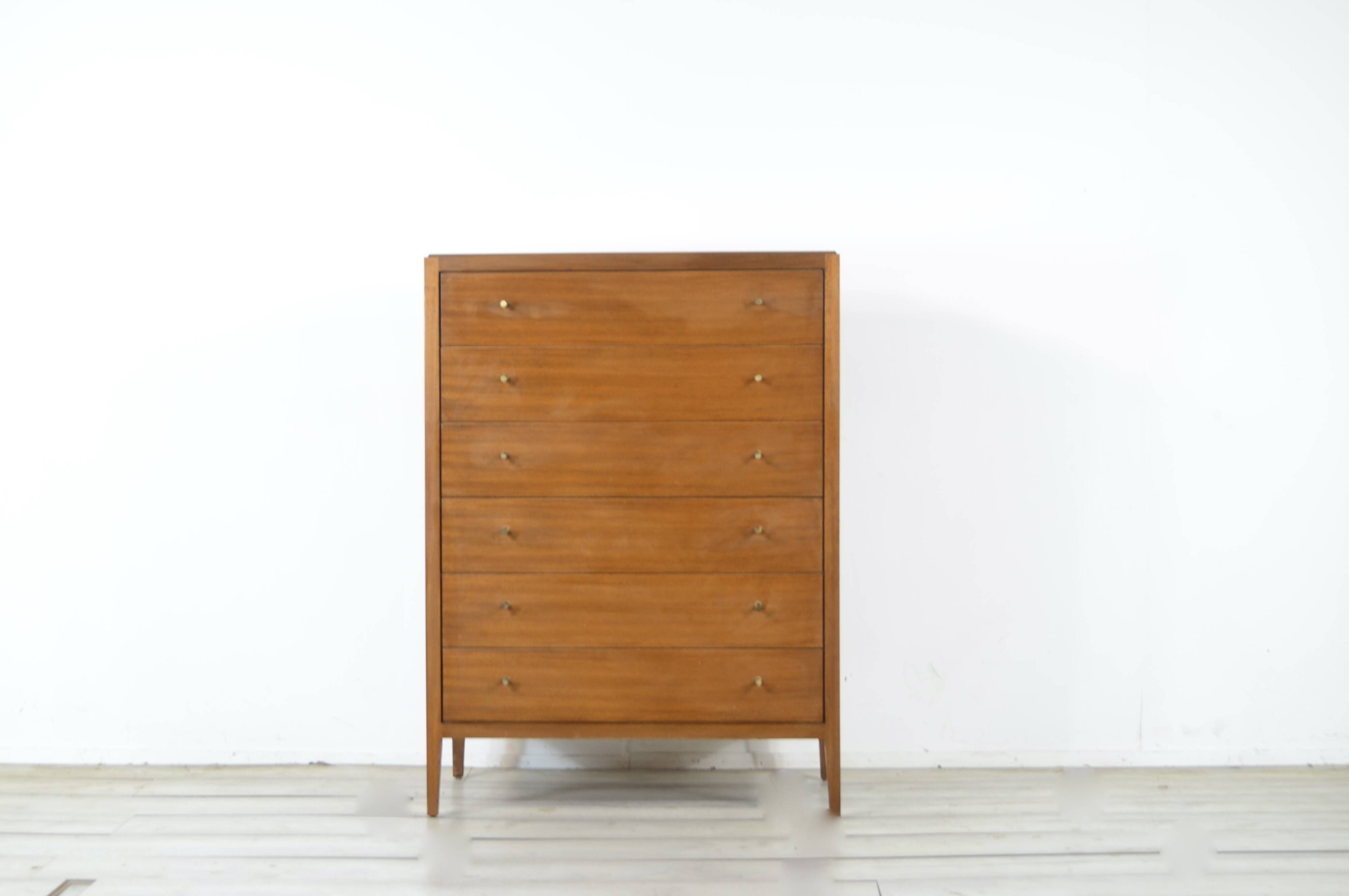 Commode / Tallboy vintage du milieu du siècle « Heal » en noyer. Style moderne/danois.