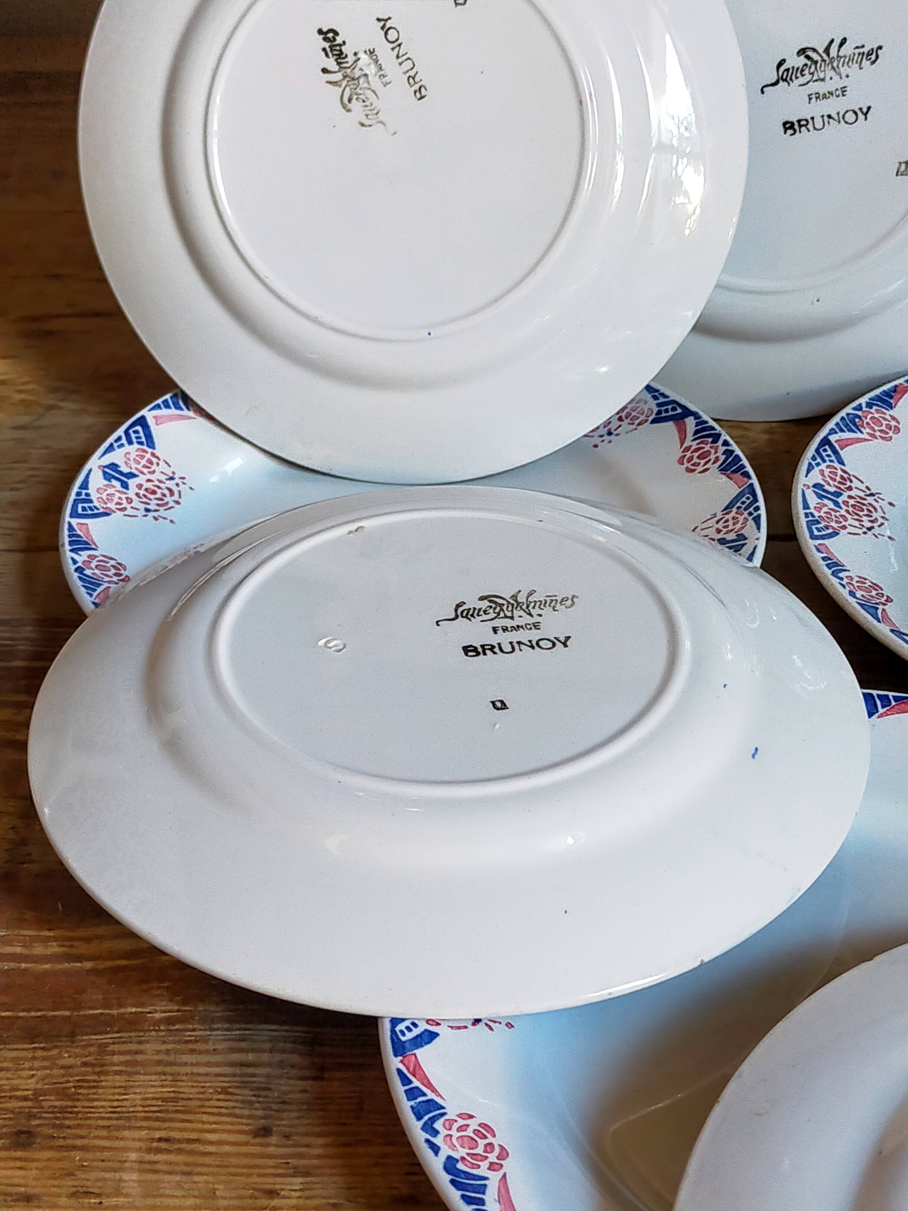 Nine Sarreguemines earthenware dessert plates, Brunoy service, 1940s