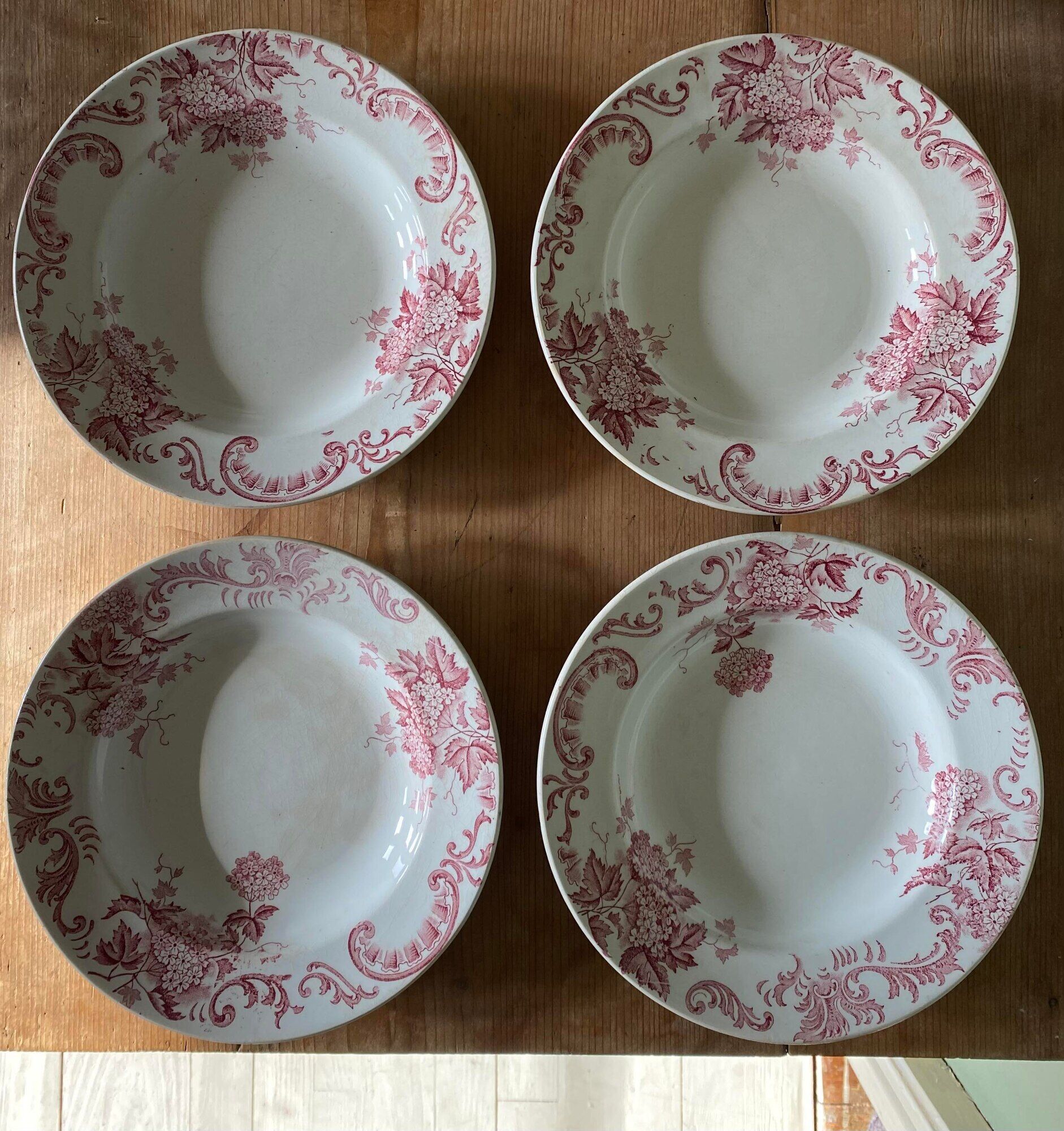 Set of 4 old plates hollow in pink iron earth, Snowball Saint-Amand