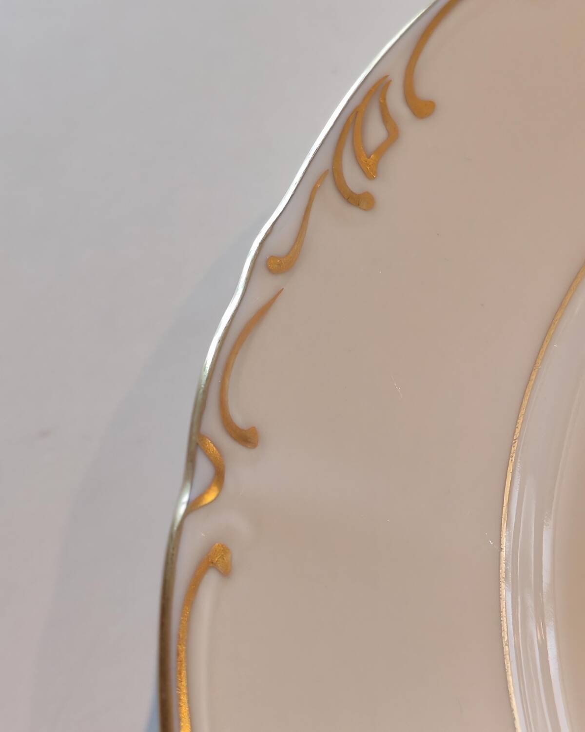 Set of flat and soup plates