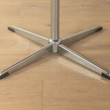 Timeless bistro table with star-shaped aluminium base