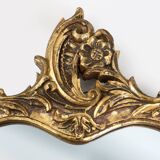 Miroir ovale belge du 20e siècle avec cadre doré de style Louis XV