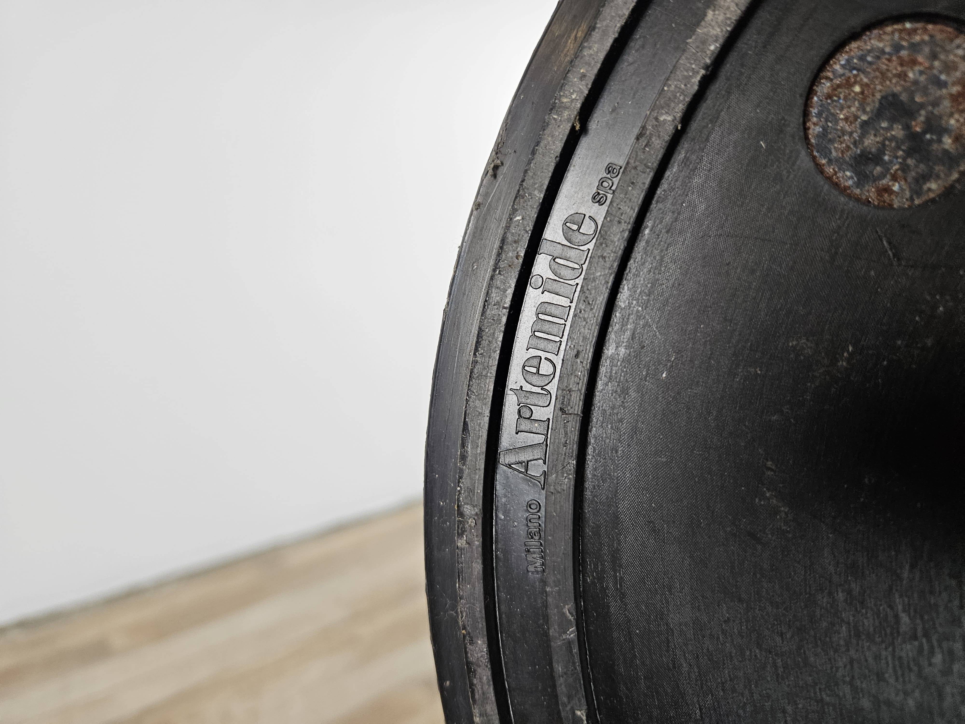 Lampadaire Aton conçu par Ernesto Gismondi en 1980 pour Artemide