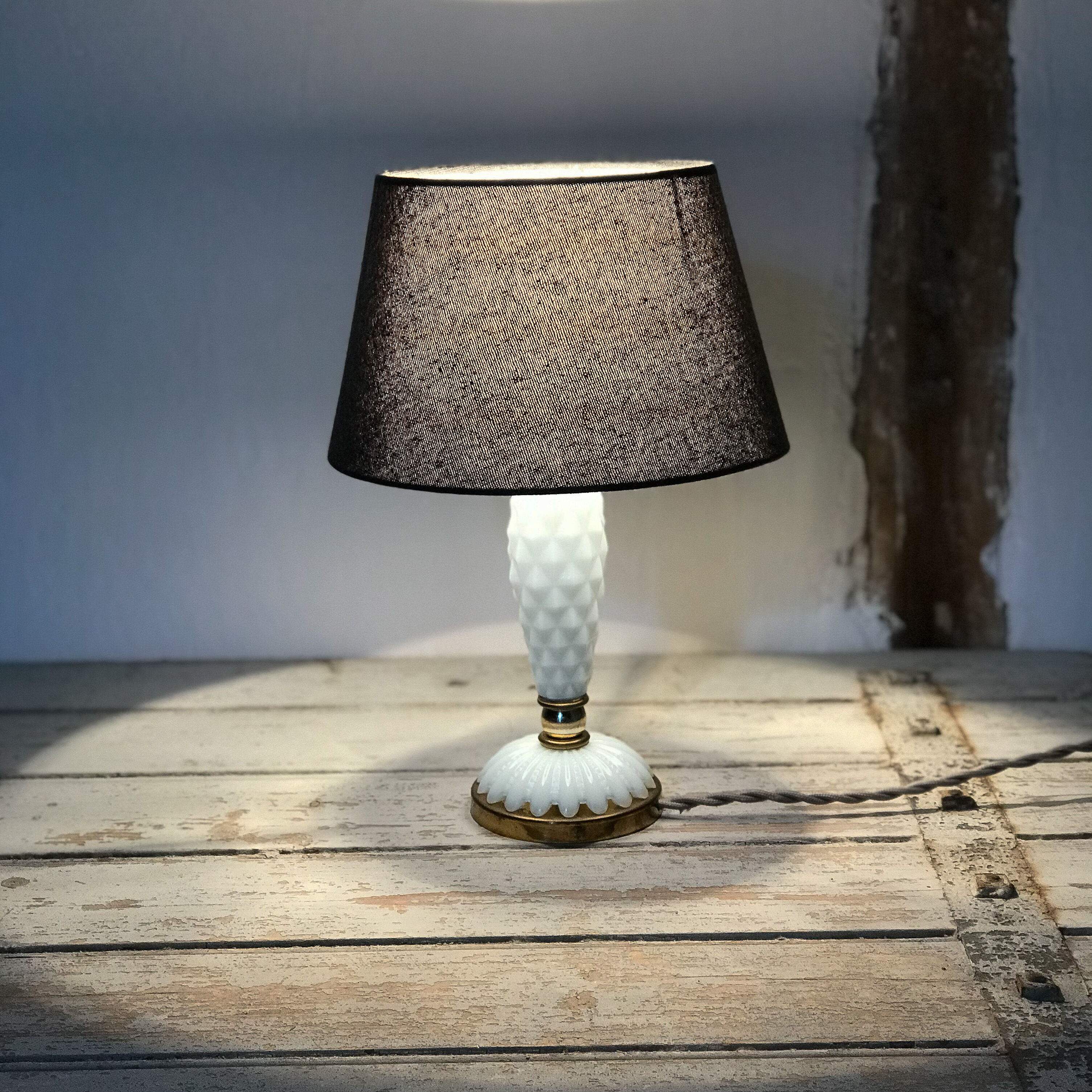 Pineapple opaline table lamp