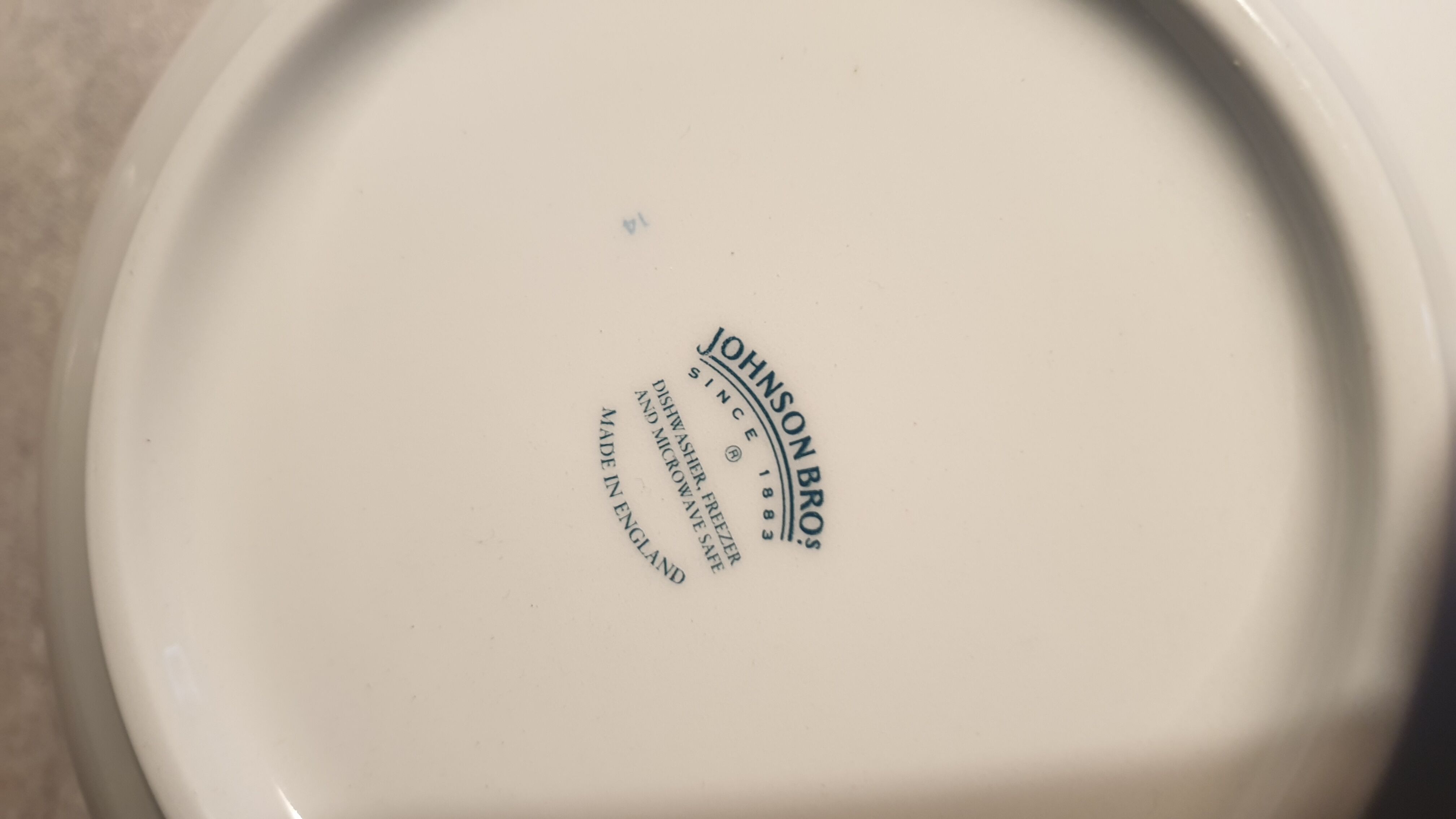 Johnson Brothers salad bowl 1980s "Eternal Beau"