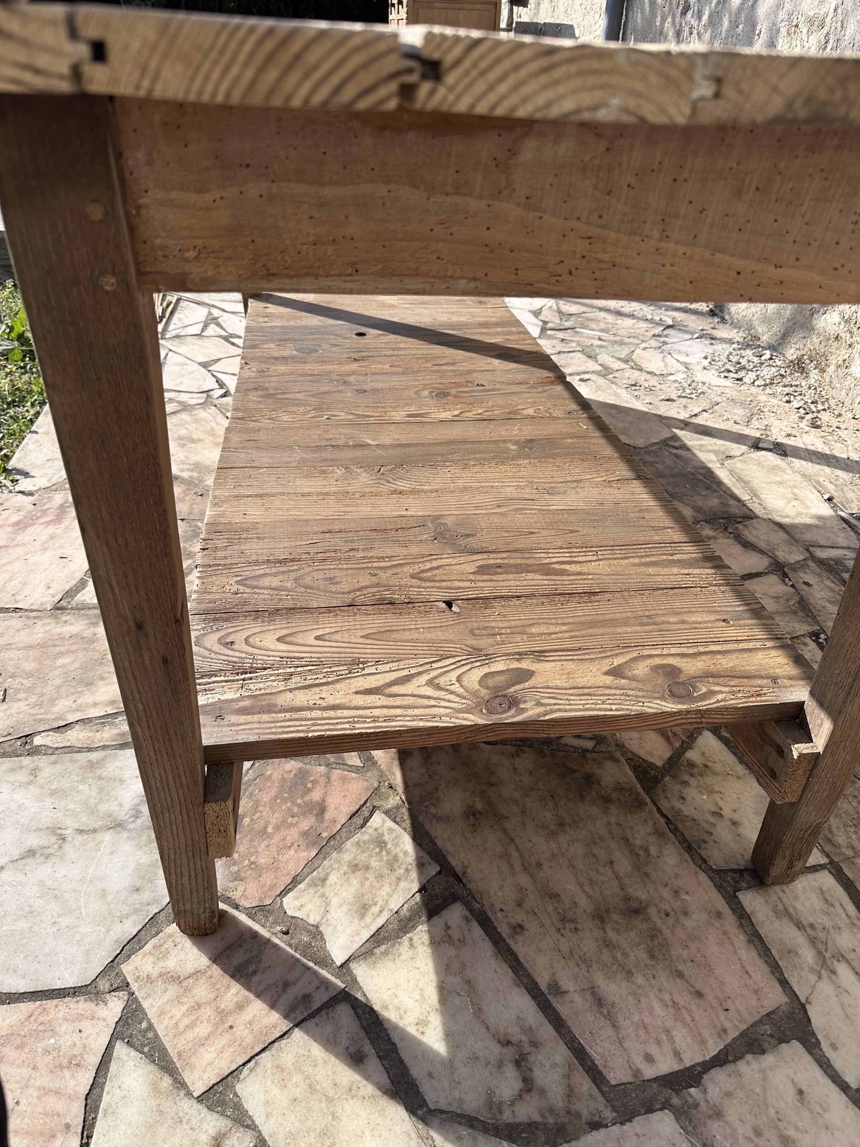 Farm table