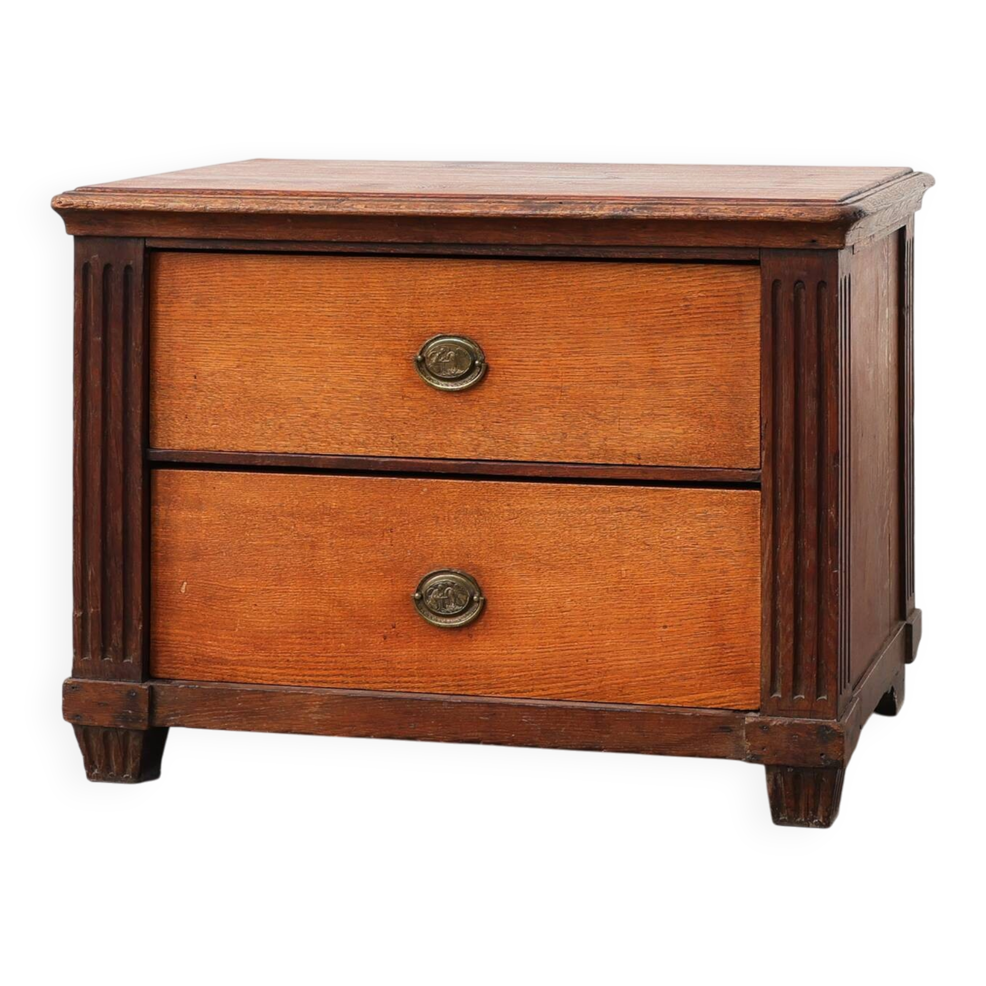 French Louis XVI Oak Commode with Fluted Corner Posts and Brass Handles, ci