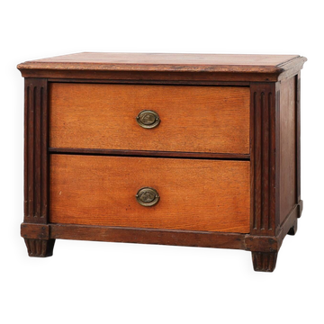 French Louis XVI Oak Commode with Fluted Corner Posts and Brass Handles, ci