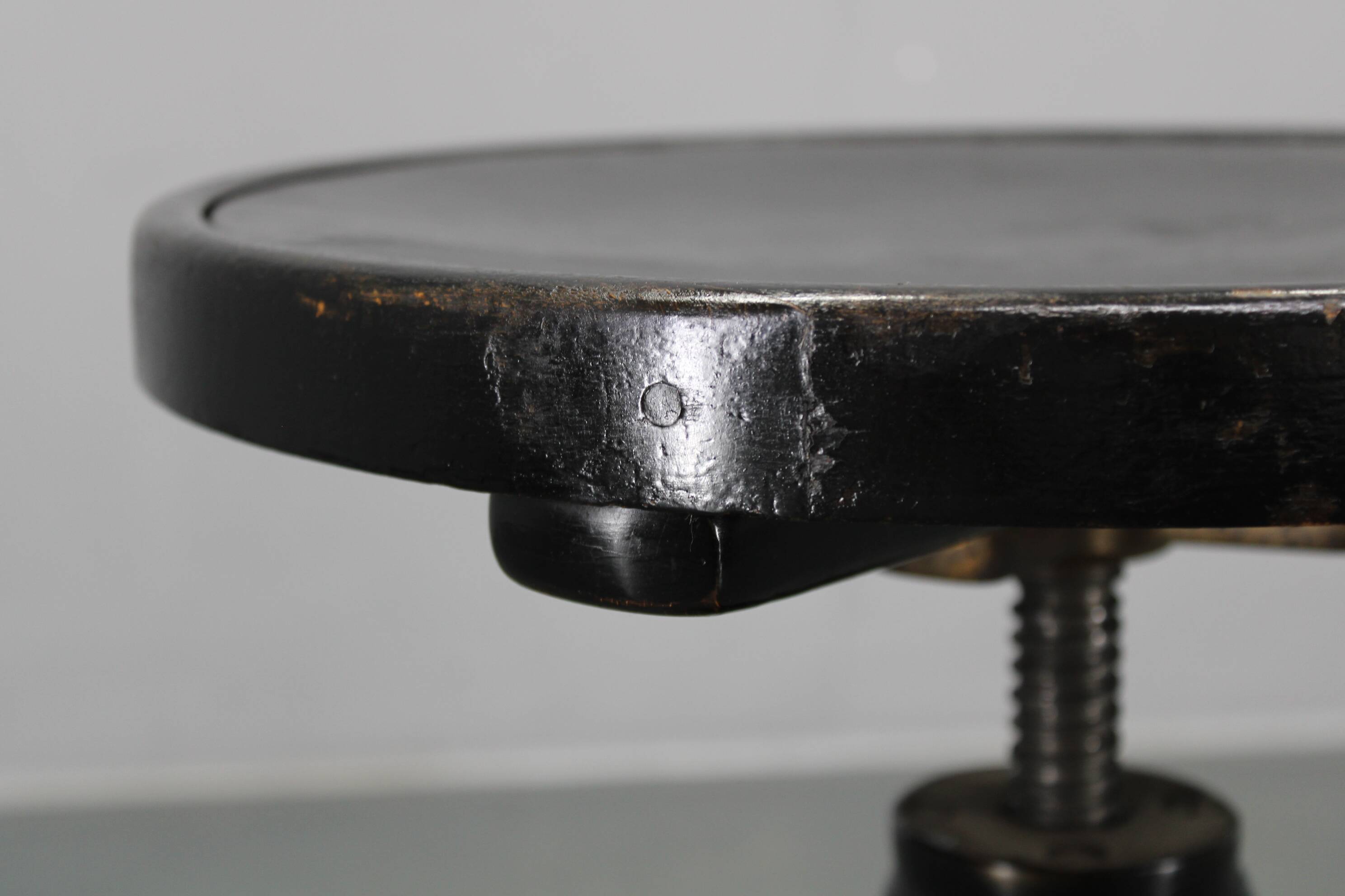 Thonet adjustable bentwood piano stool in black ebony finish, Czechoslovakia 1930s