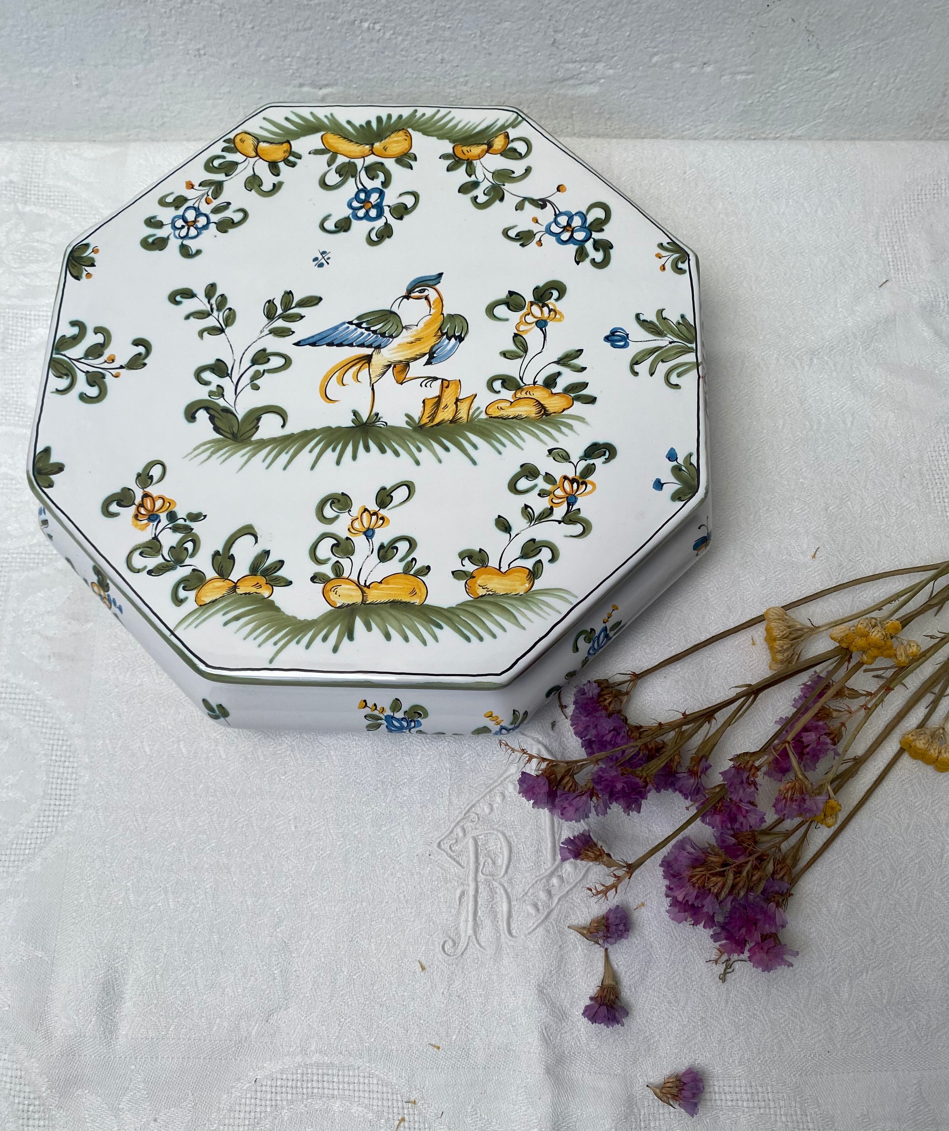 Piedestal earthenware coaster Lallier Moustiers